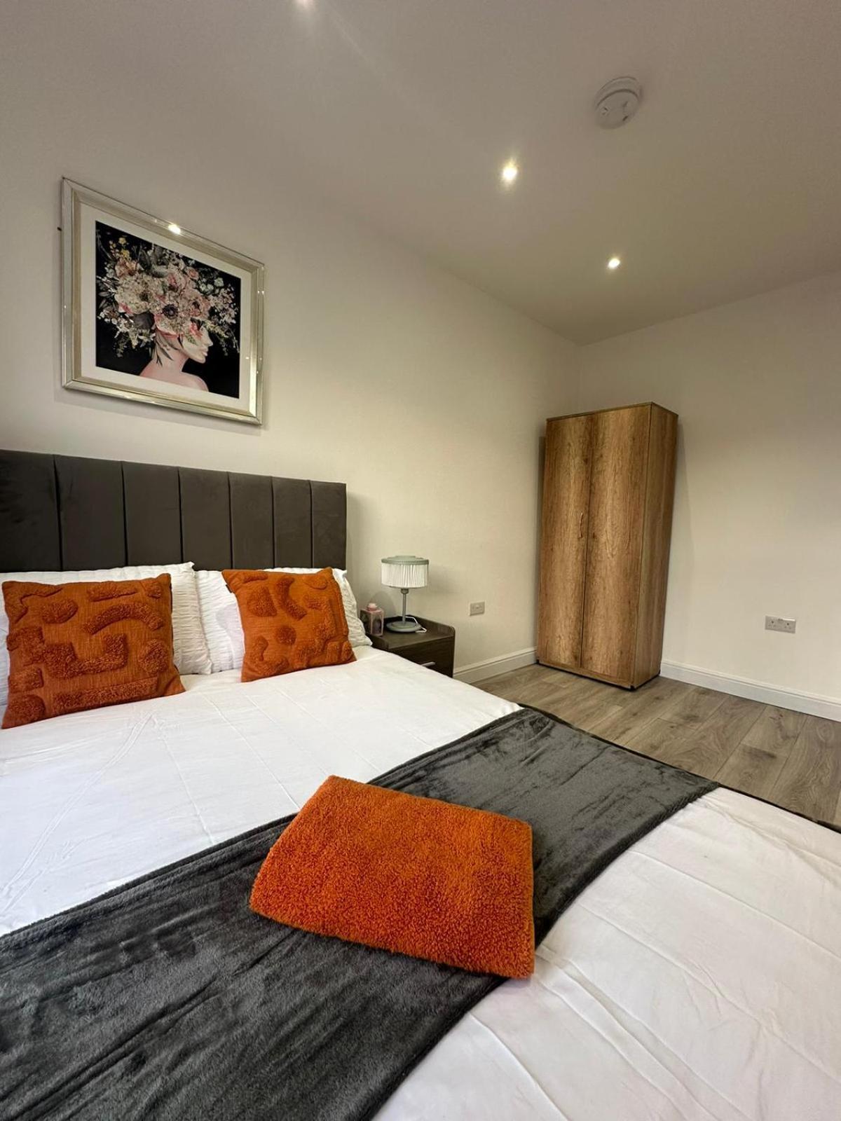Modern Luxurious 1 Bed In King's Cross Apartment *