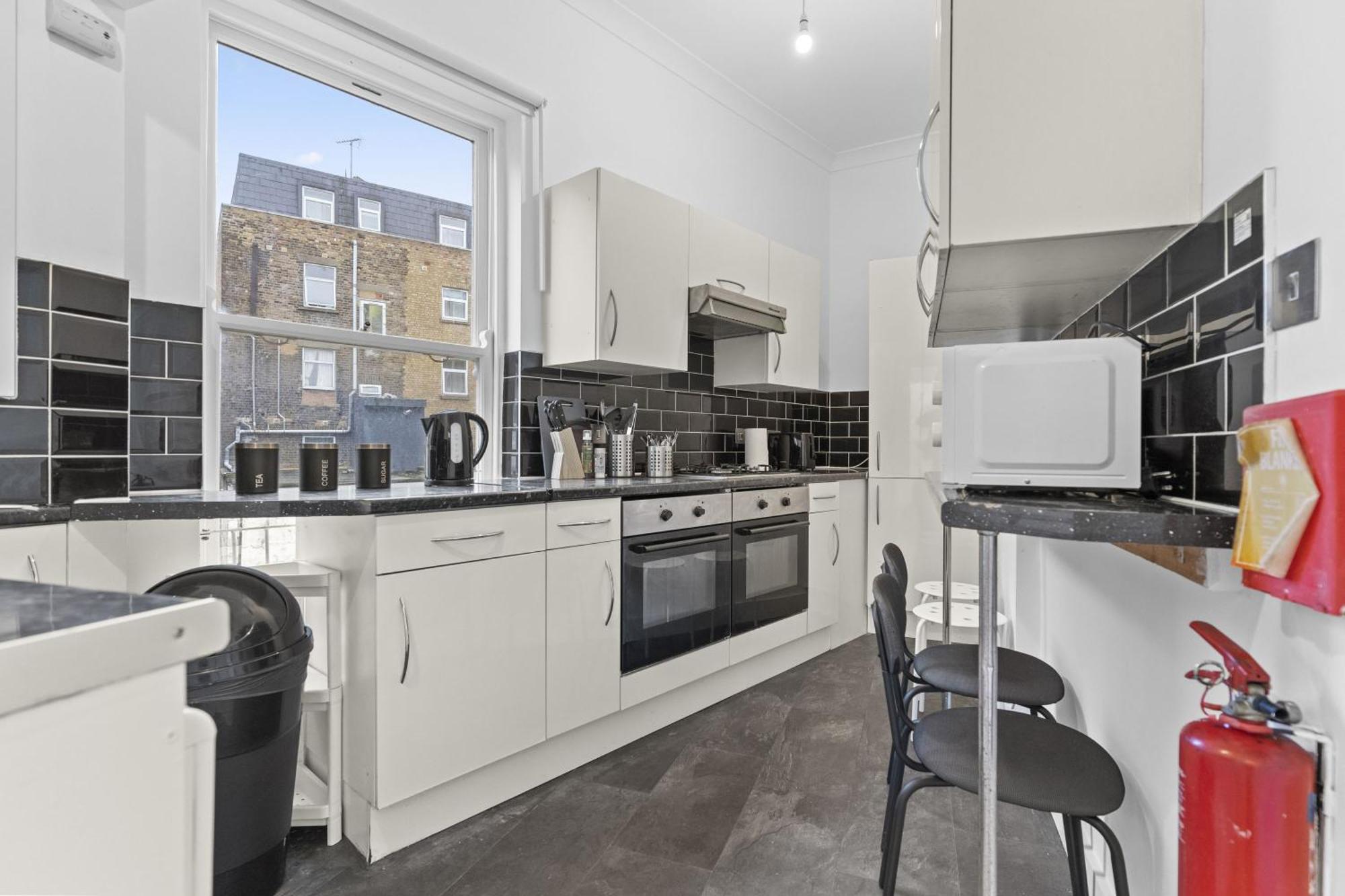 Affordable One Bedroom & In Apartamento Londres
