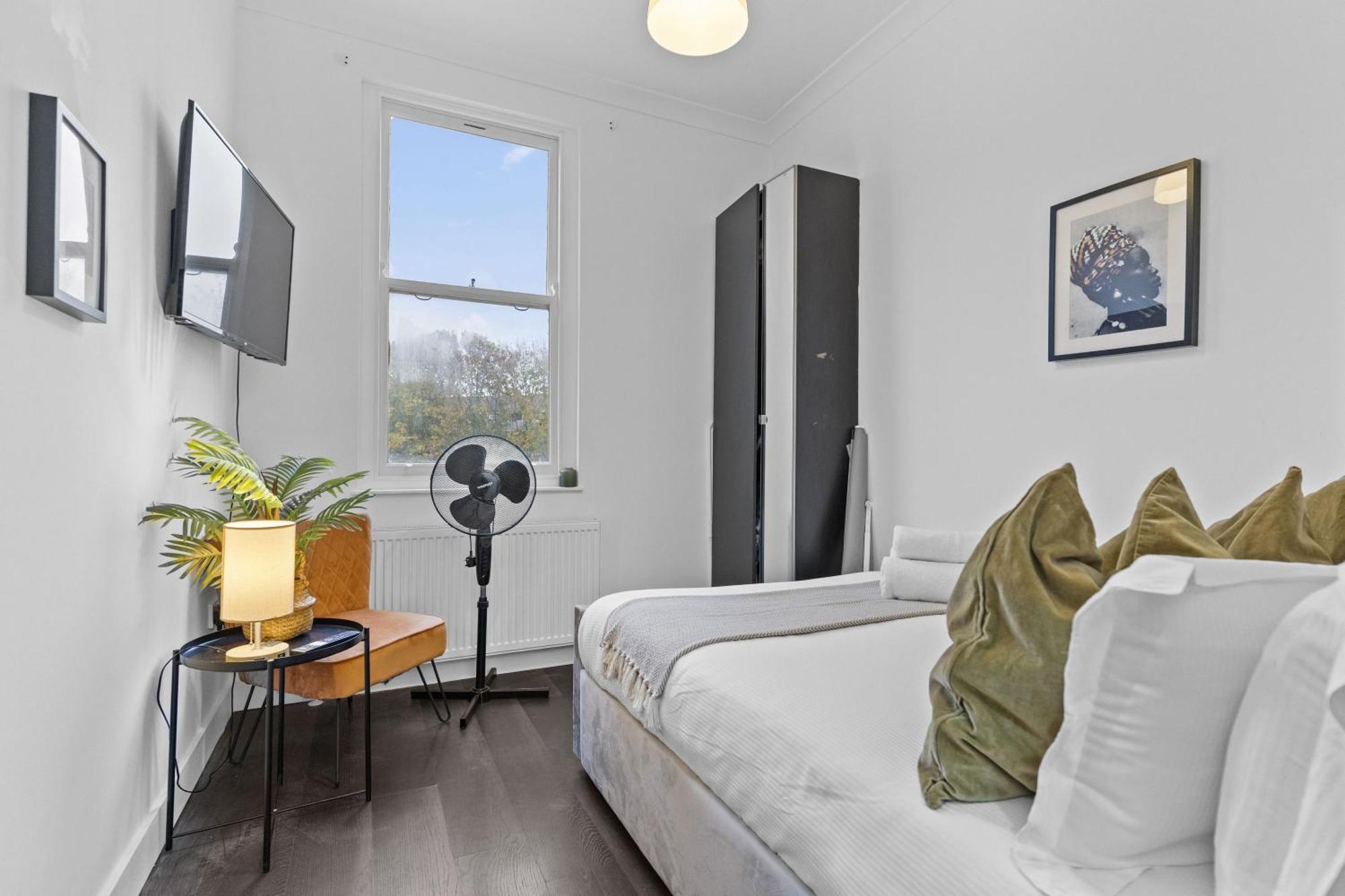 Affordable One Bedroom & In Apartamento