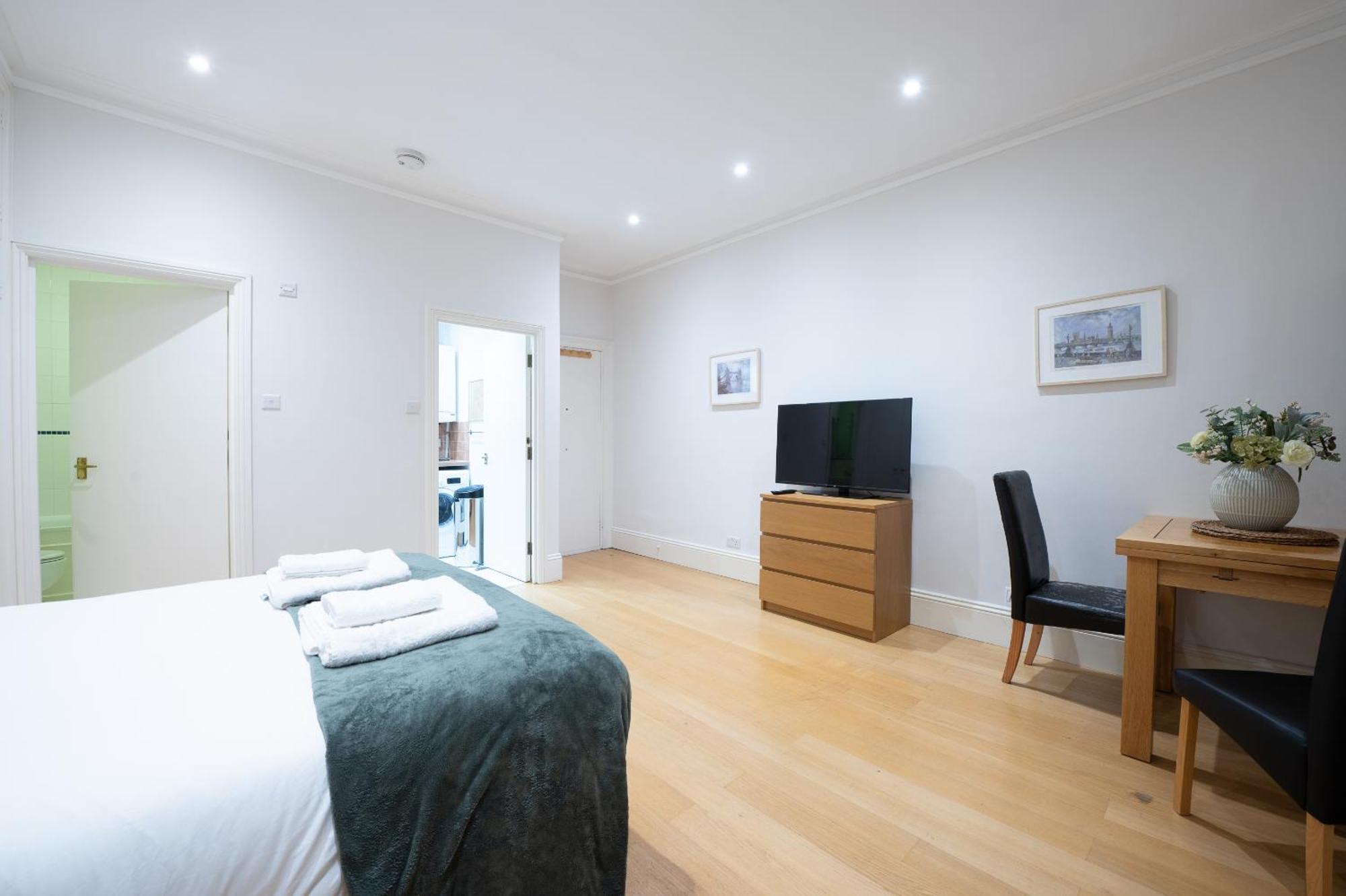 Pembridge Gardens By Capital * London