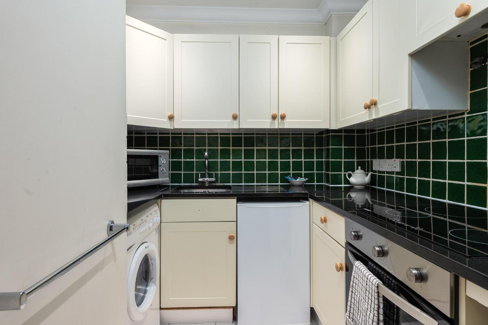 Pembridge Gardens By Capital Apartment