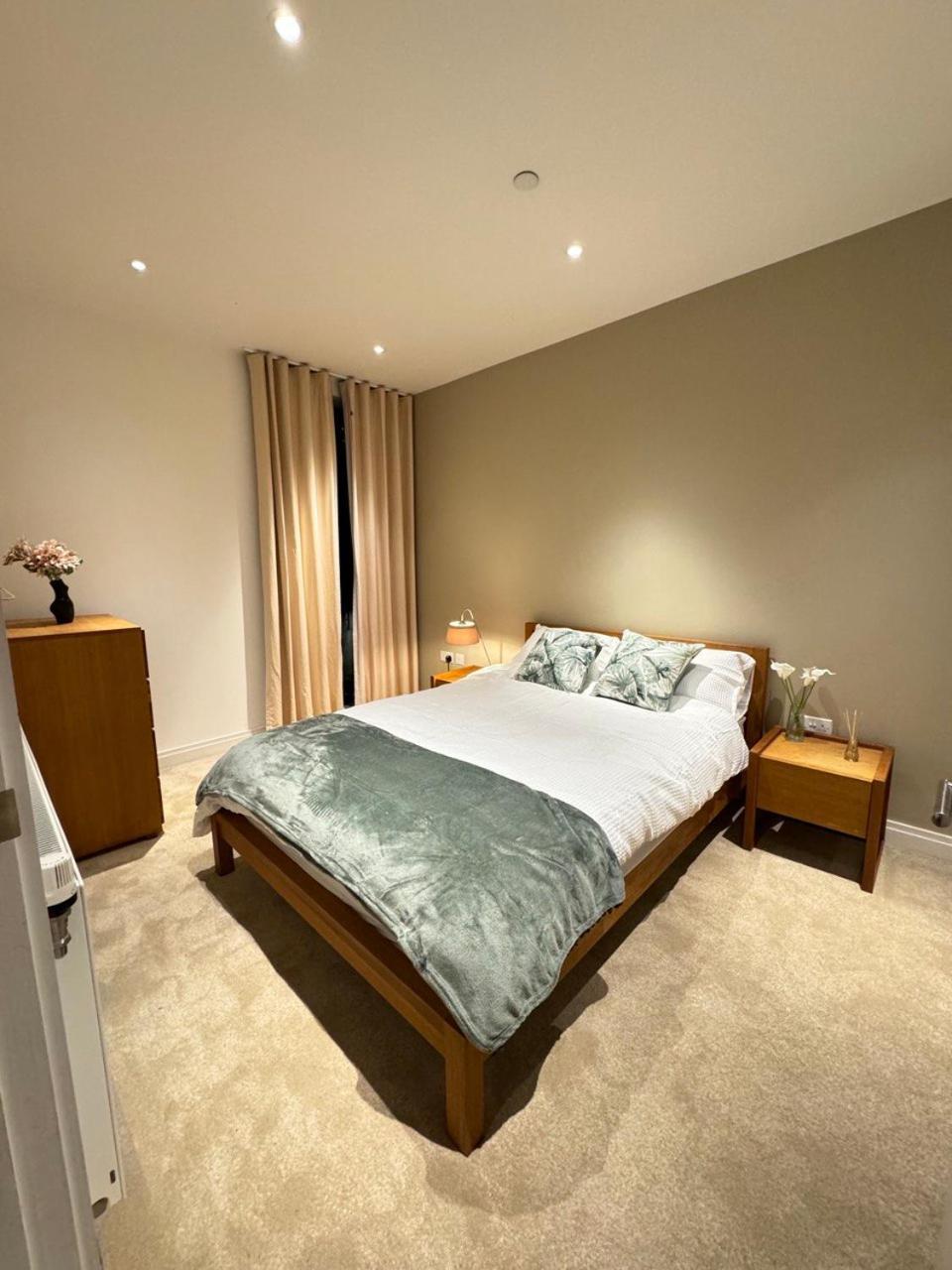 Air Airport 2 Bedroom London