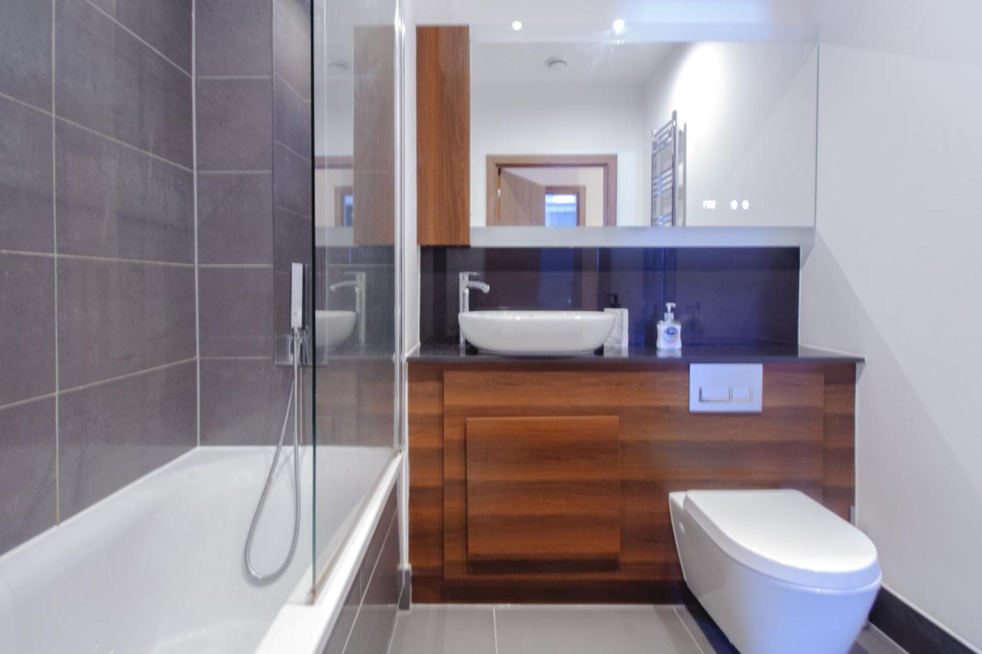 Spacious 3-bed House Close To The O2 Arena & Tube Ferienhaus *