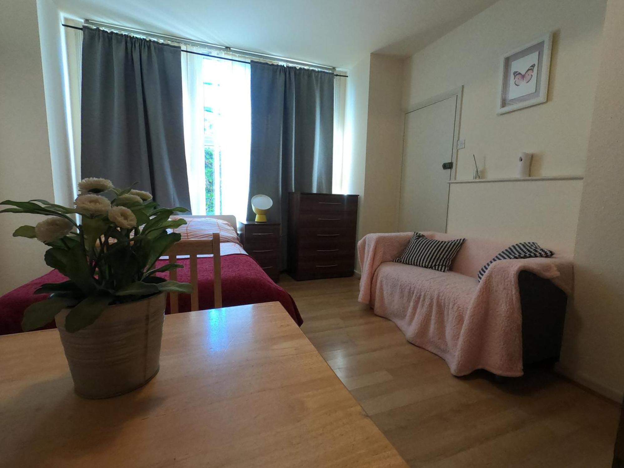 Studio 20 Ash Aparthotel *