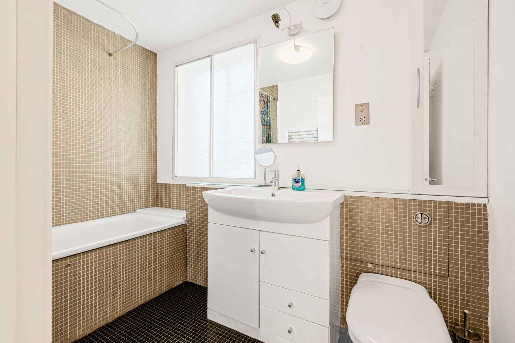 Spacious & Bright 1 Bdr Apt On The Kings Road London