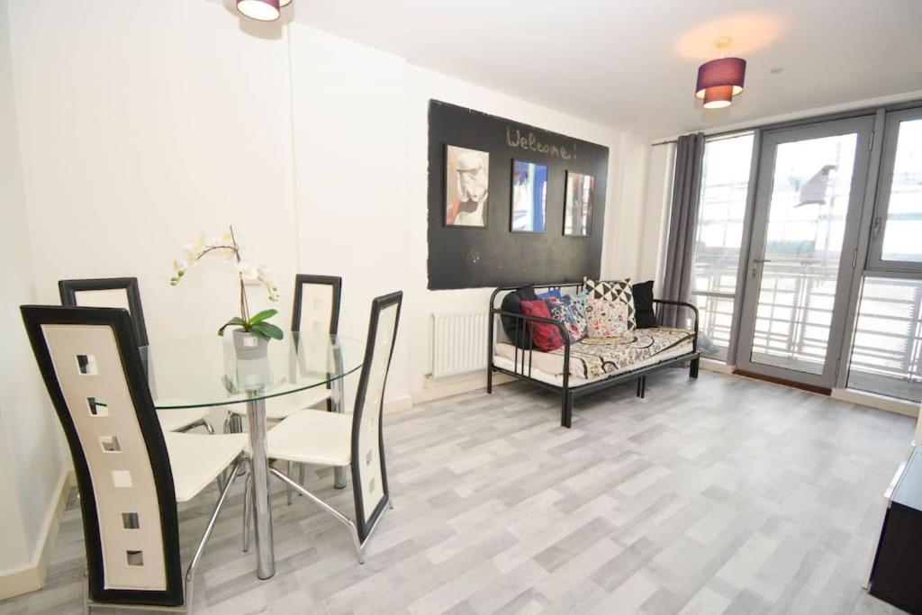 Appartement Giogio - Comfortable Stratford Flat With Stunning Views *