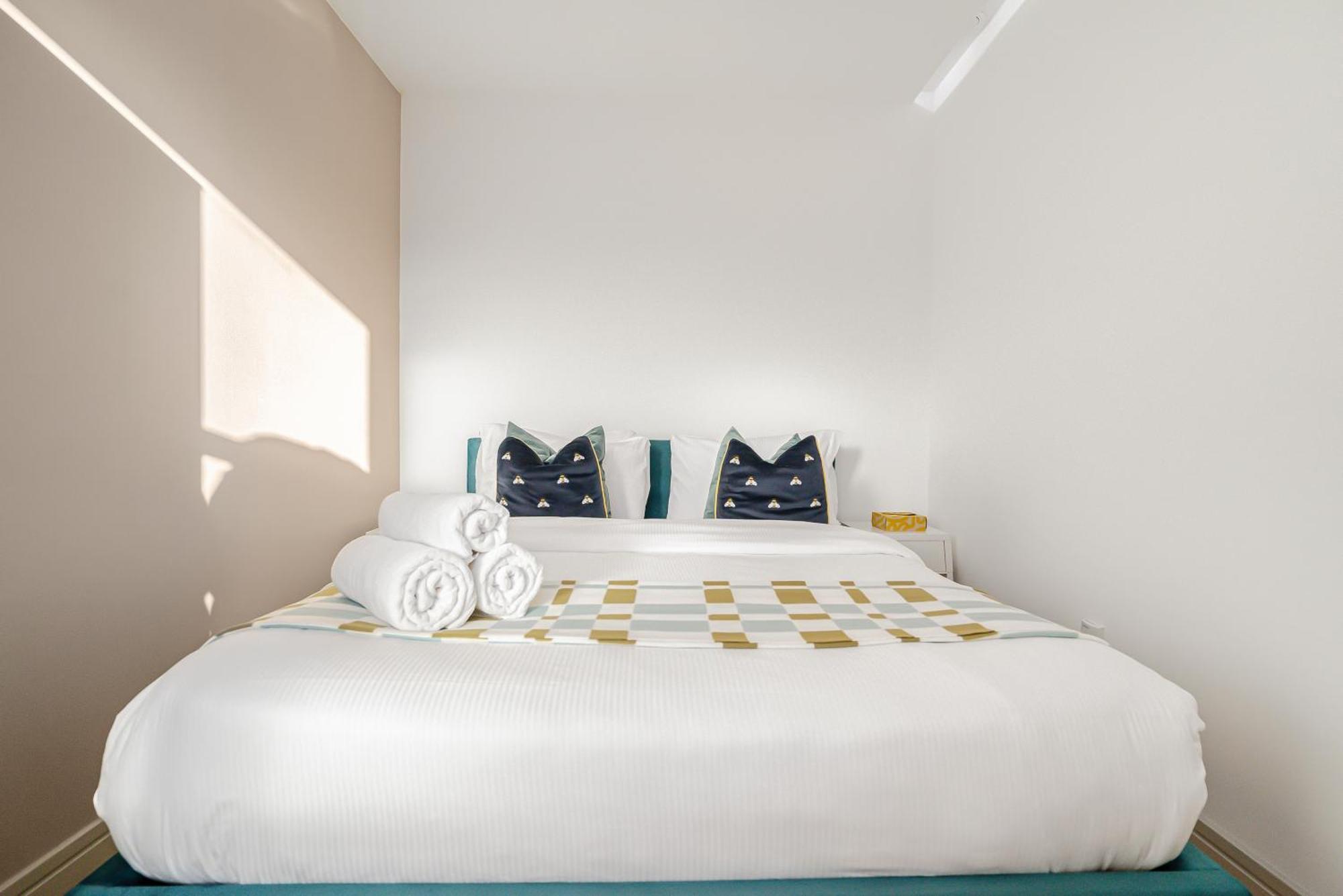 Stylish Modern By Livestay Short Lets & Serviced Nw6 *