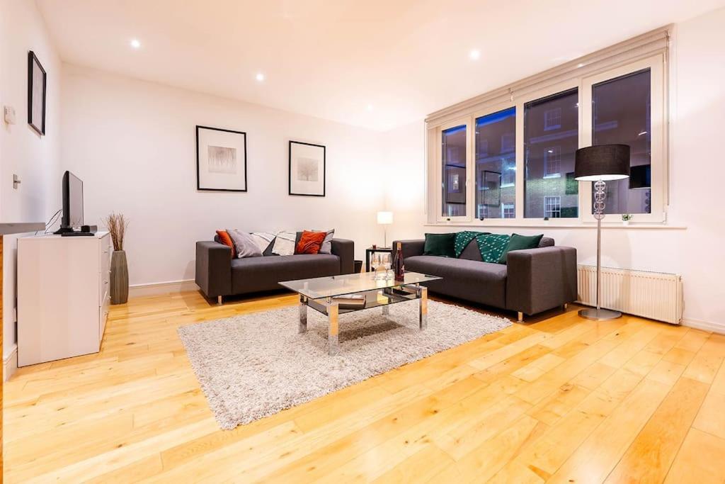 Bright & Modern One Bedroom Flat In Farringdon London