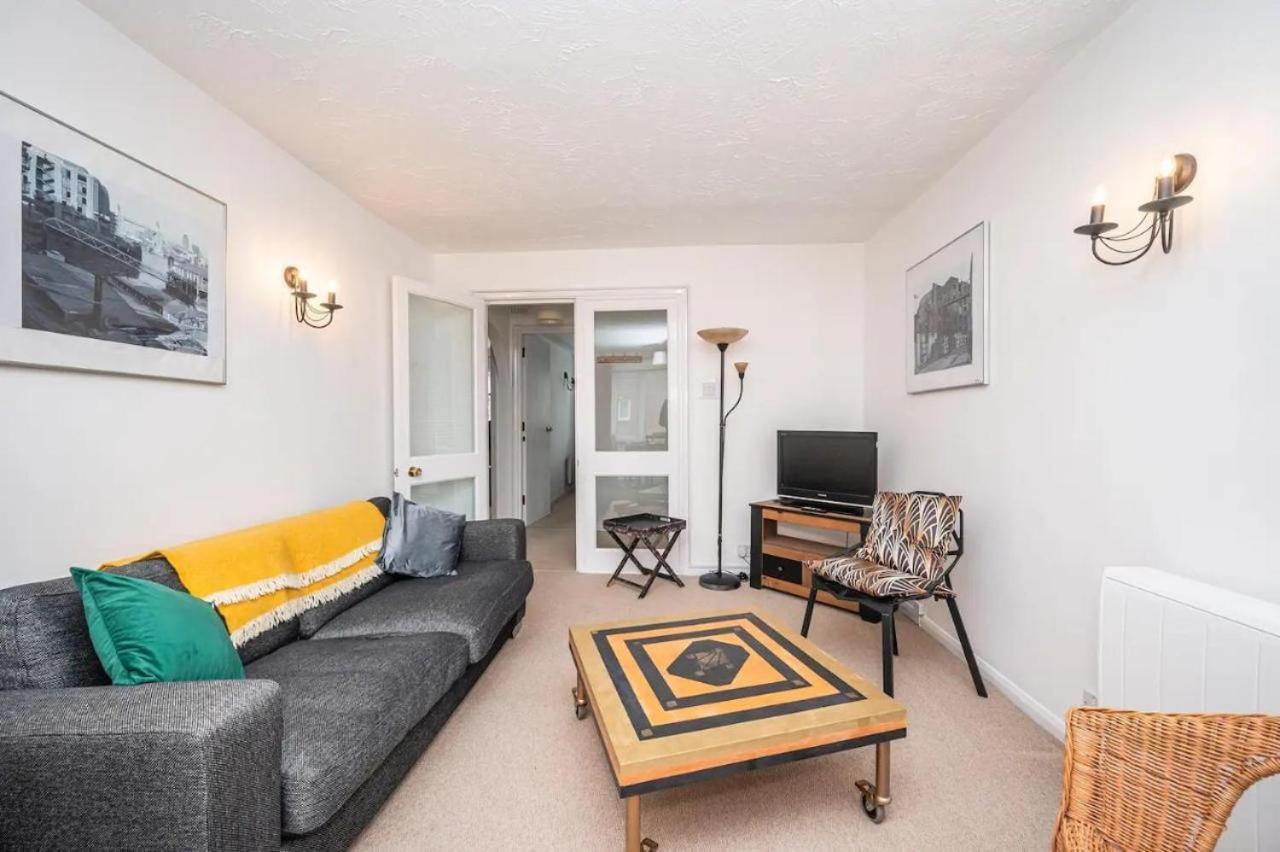 Cosy 2 Bedroom Flat Close To Tower Bridge With Free Parking Leilighet London