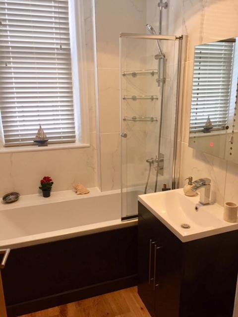 Beautiful One Bedroom Flat With Private Balcony