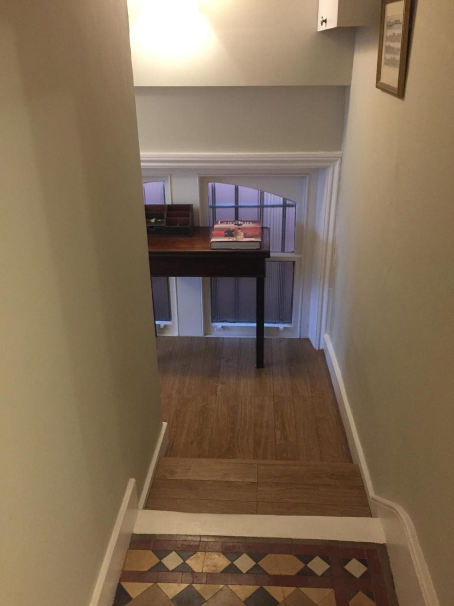 Beautiful One Bedroom Flat With Private Balcony *