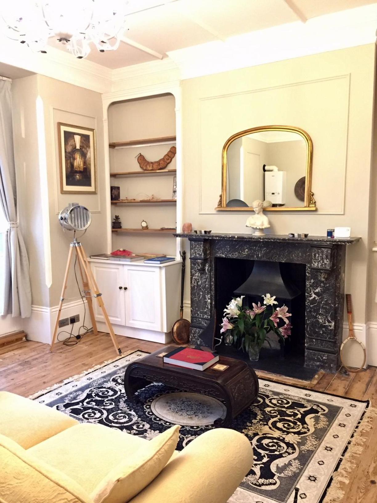 Apartment Beautiful One Bedroom Flat With Private Balcony *