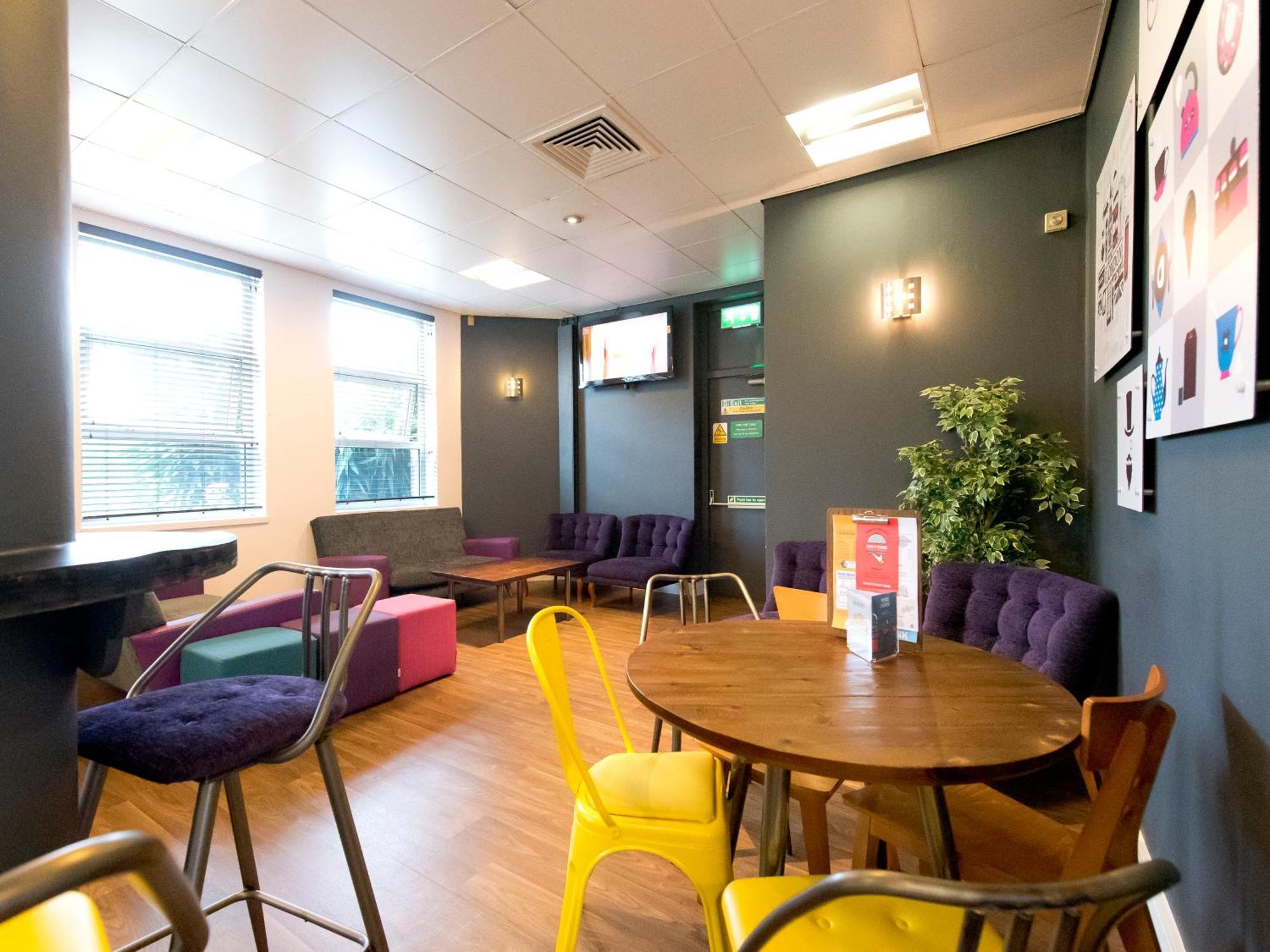 Yha Thameside Hostel