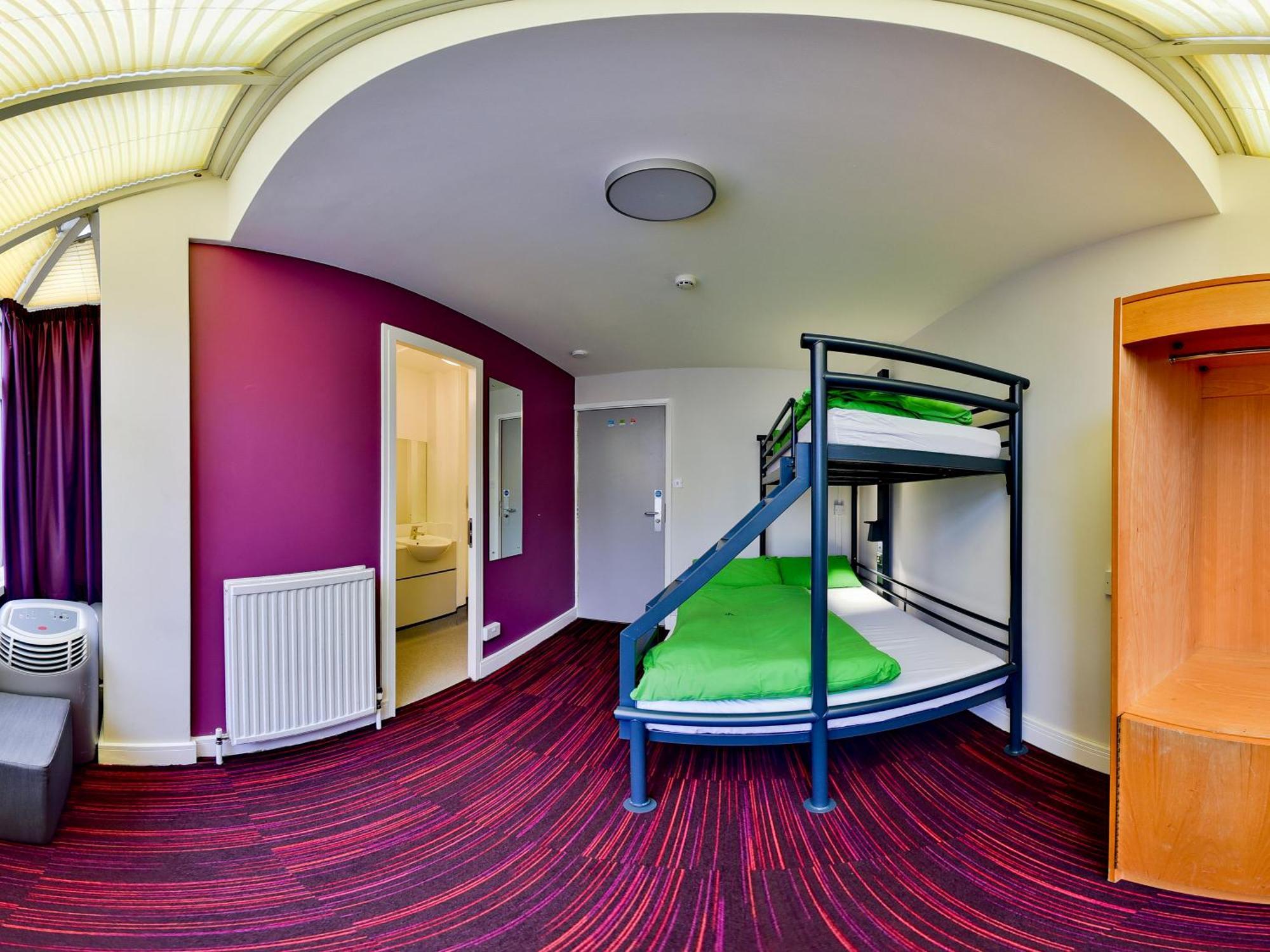 Hostel Yha Thameside