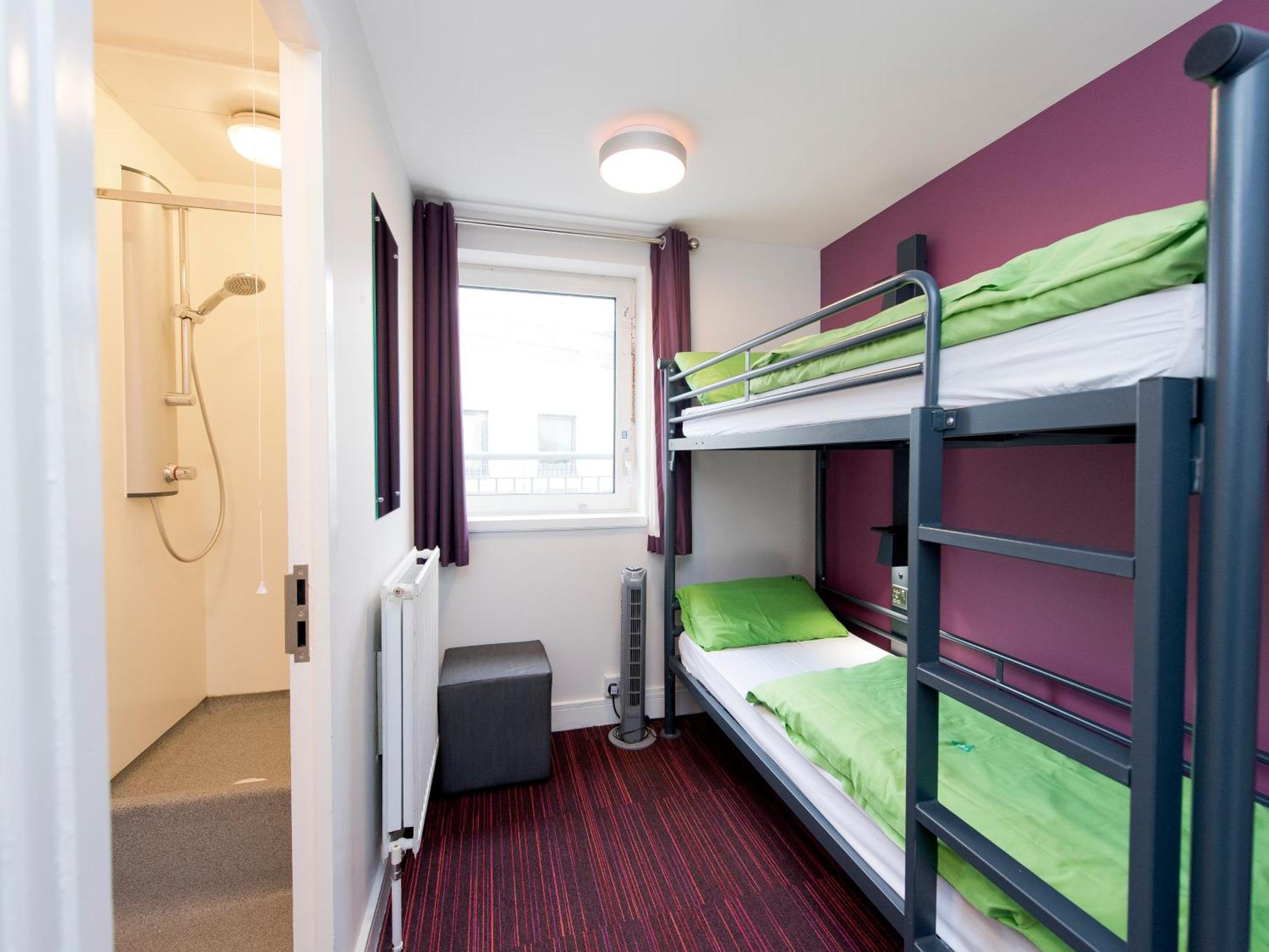 Yha Thameside Hostel *