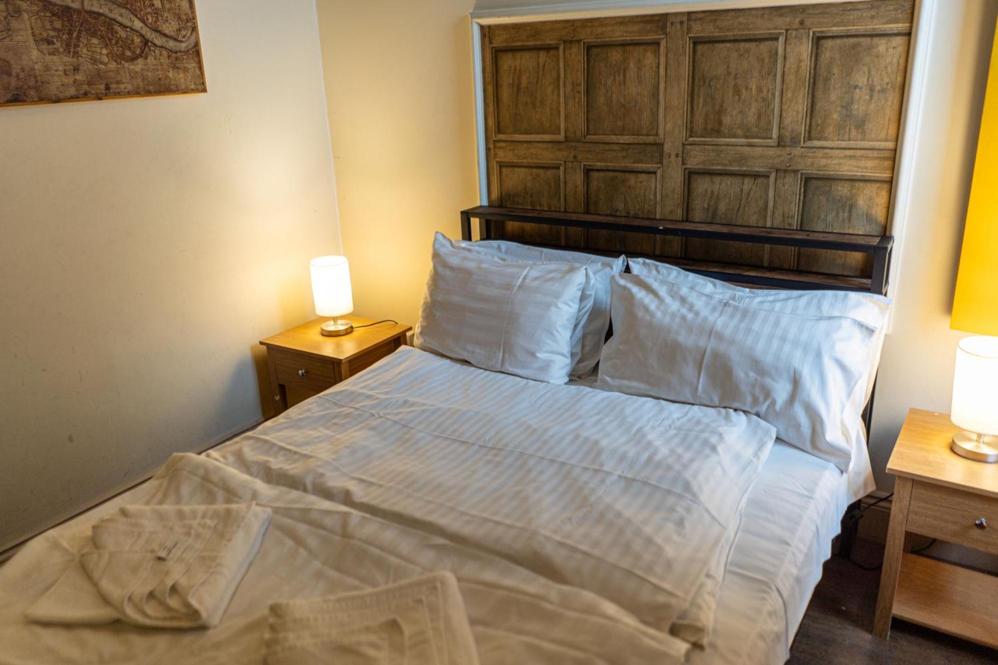Hostal Publove @ The Exmouth Arms, Euston
