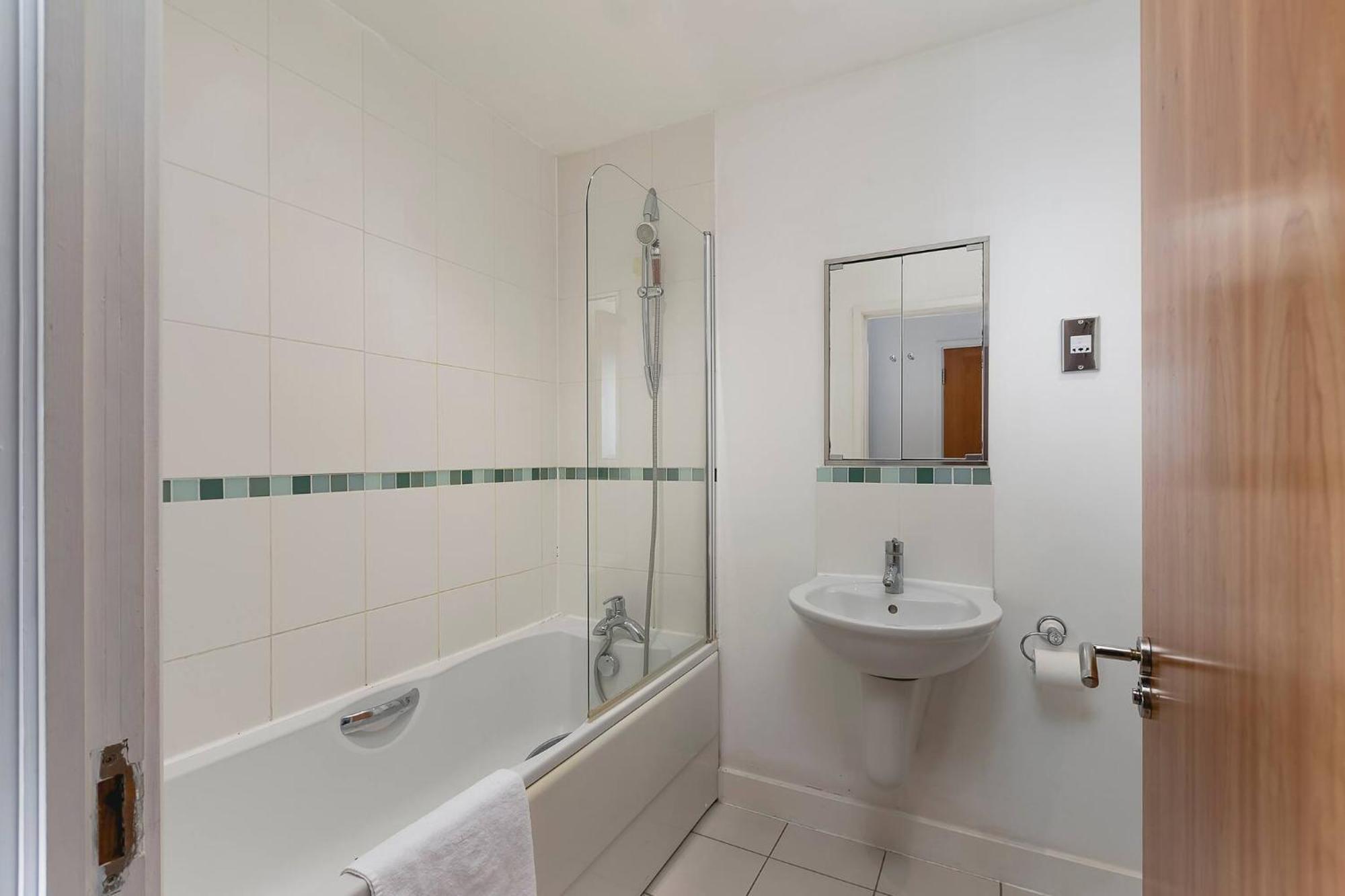 Guest house Serene Waterfront - Excel *