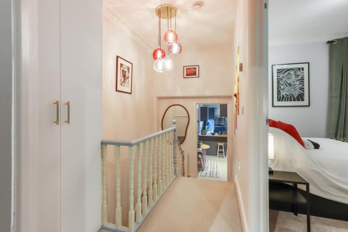 Modern Double Bedroom In 1 Londen