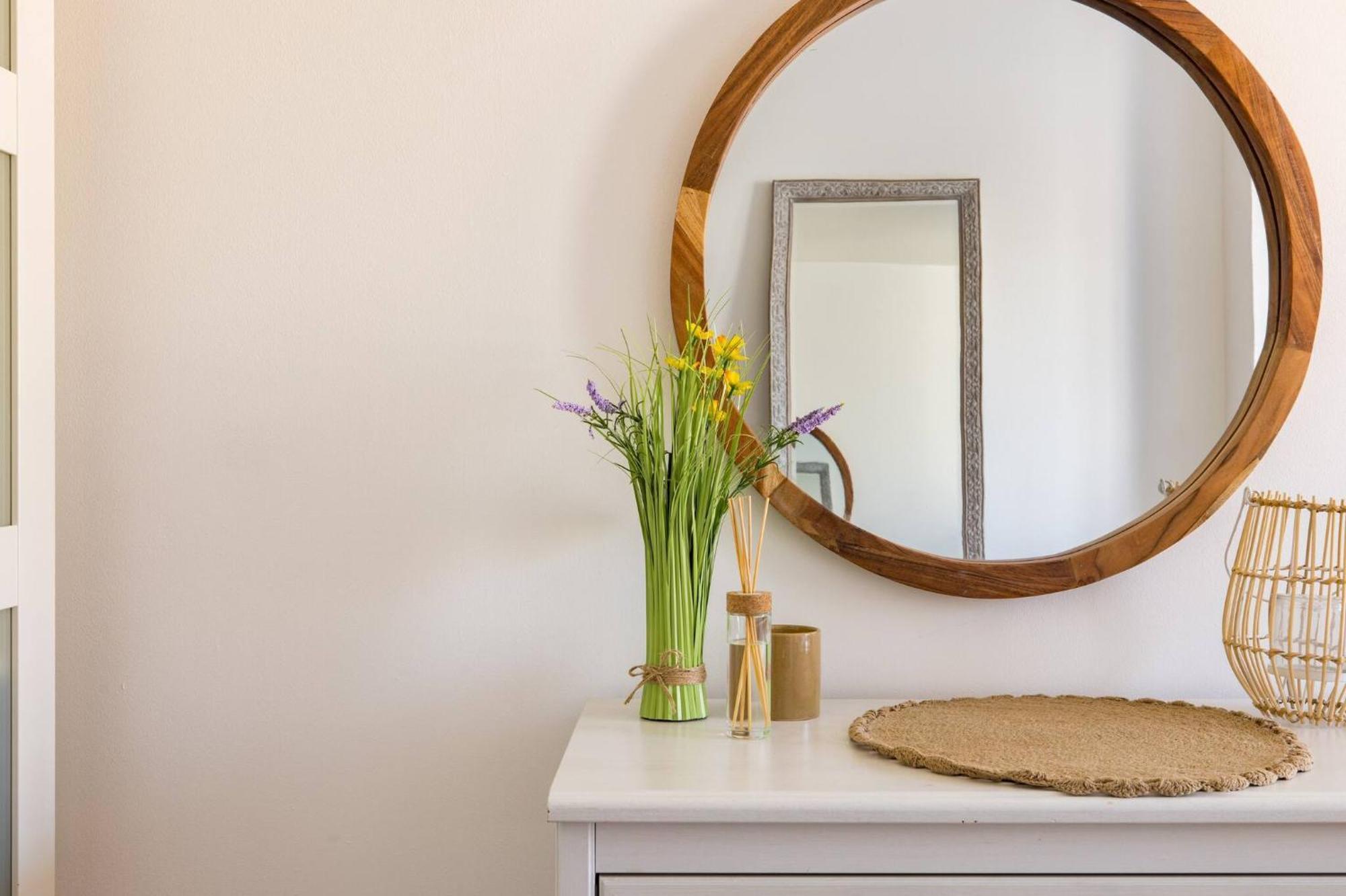 Wild Roses Service - East India Appartement