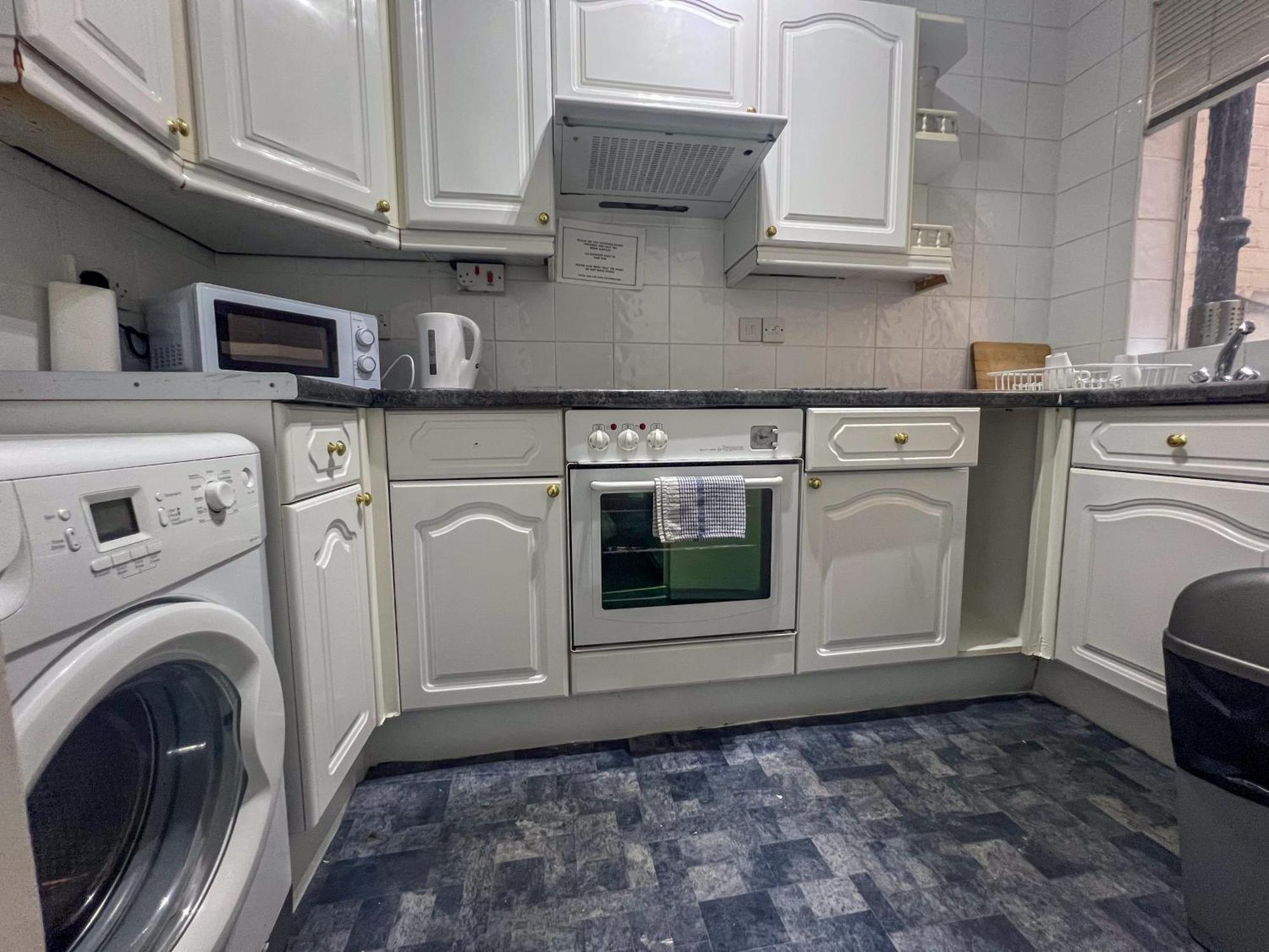 Collection In Prestigious Mayfair Location Apartment *