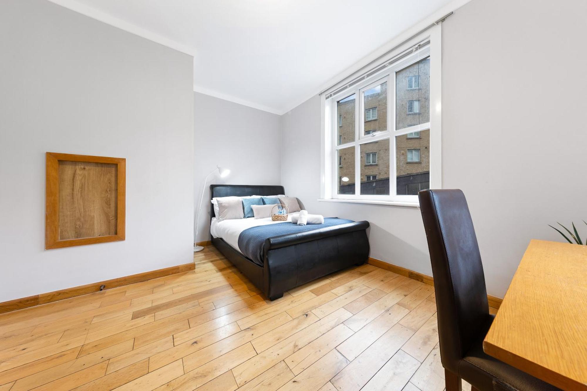 Stylish 1 Bed Canary Wharf - Perfect For Corporate & Tourists Apartment *