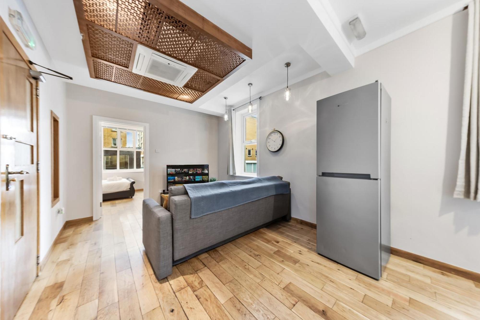 Stylish 1 Bed Canary Wharf - Perfect For Corporate & Tourists Apartment *