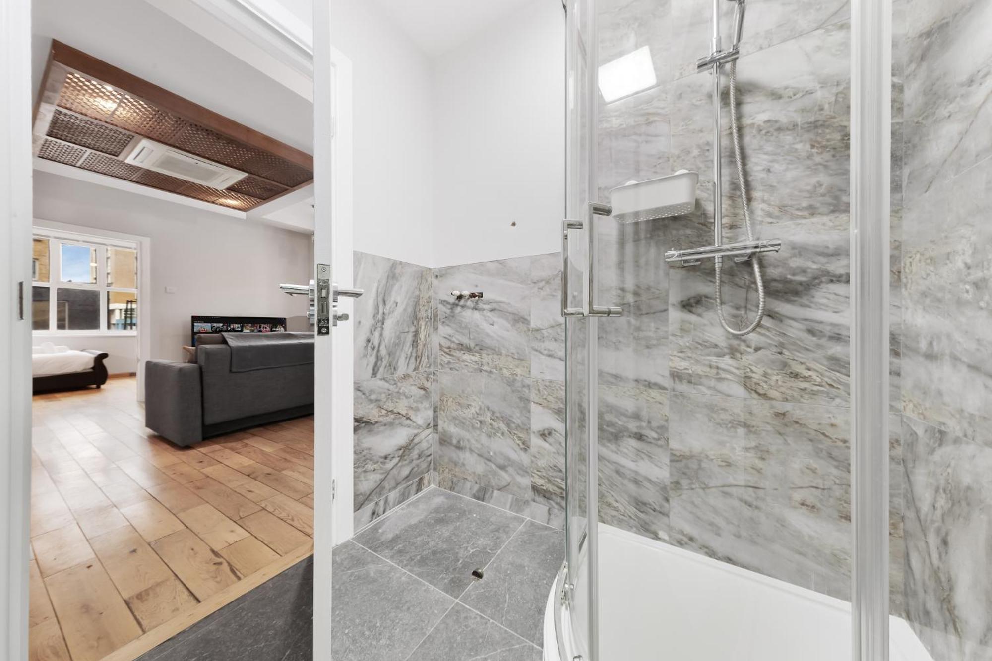 Stylish 1 Bed Canary Wharf - Perfect For Corporate & Tourists *