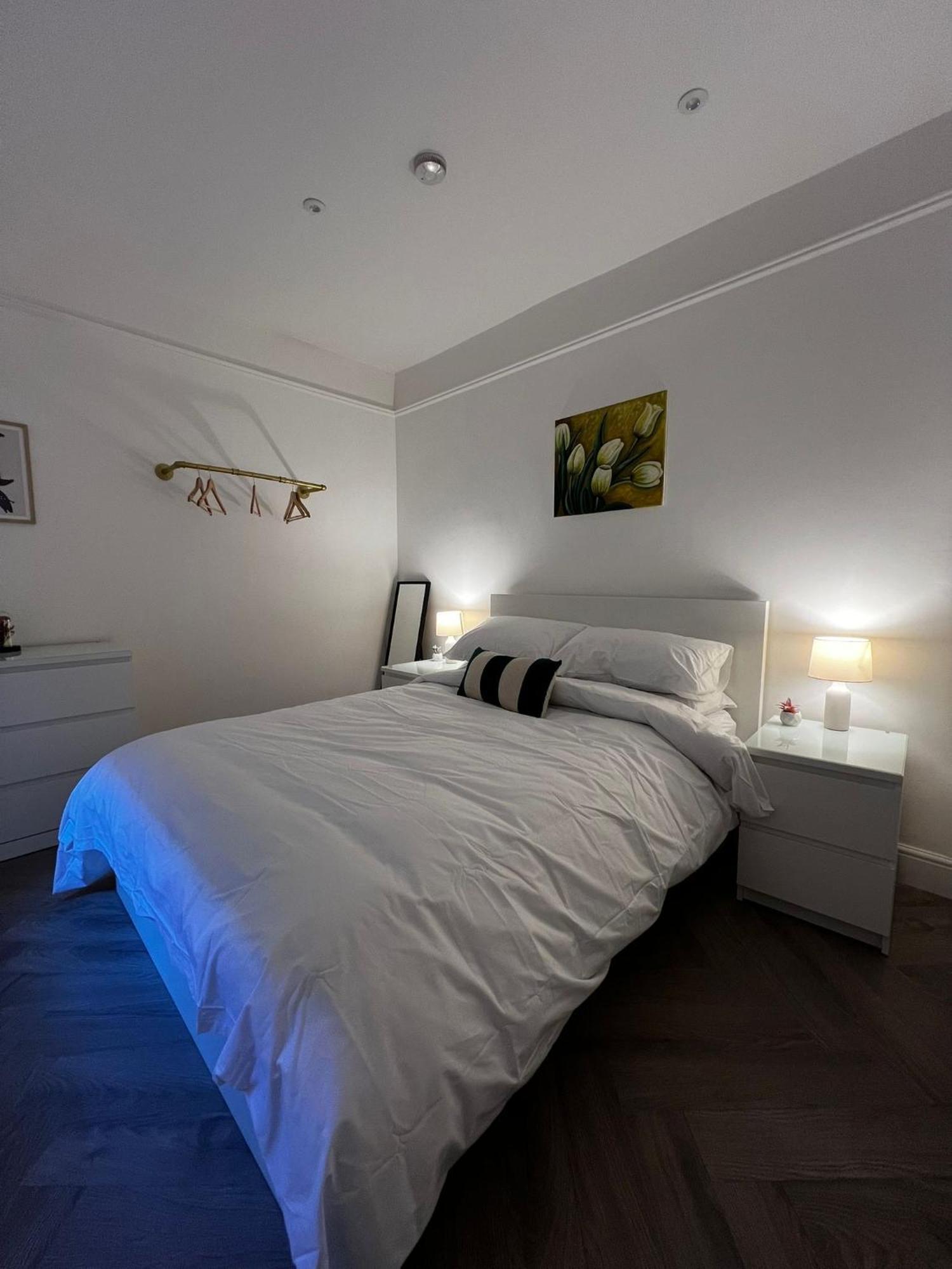 New 2 Bed Mansion Flat In Chinatown! Londres