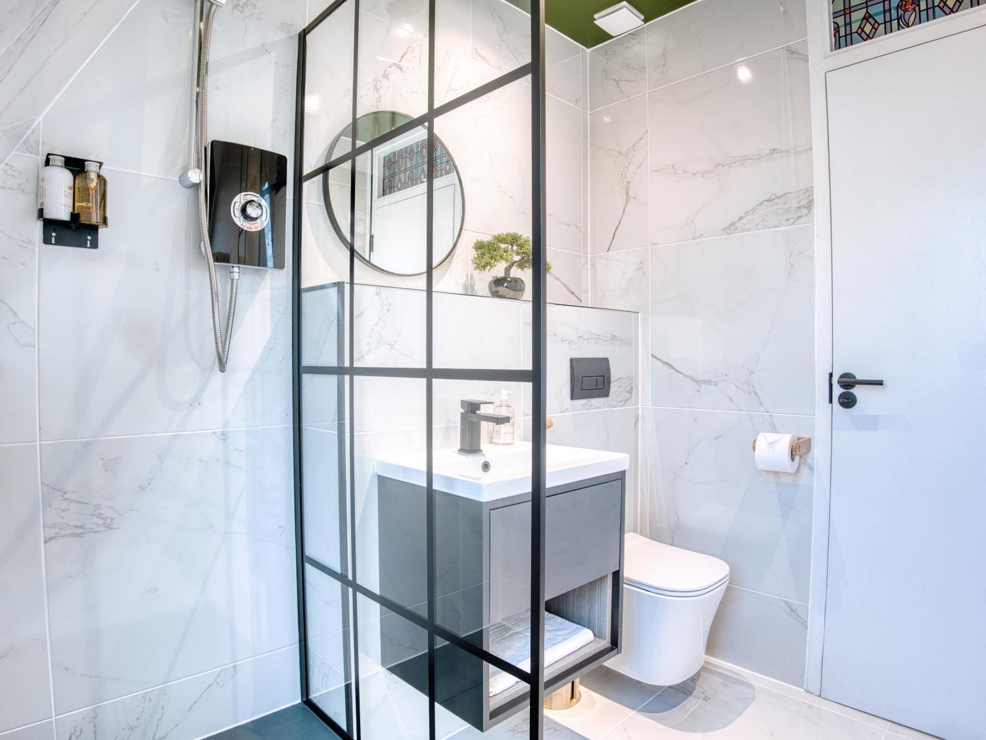 Villa Fulham - Hot Tub, Parking, Games & Cinema London
