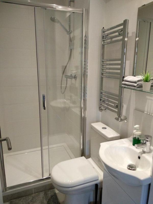 Gjestgiverier With En-suite And Free Parking