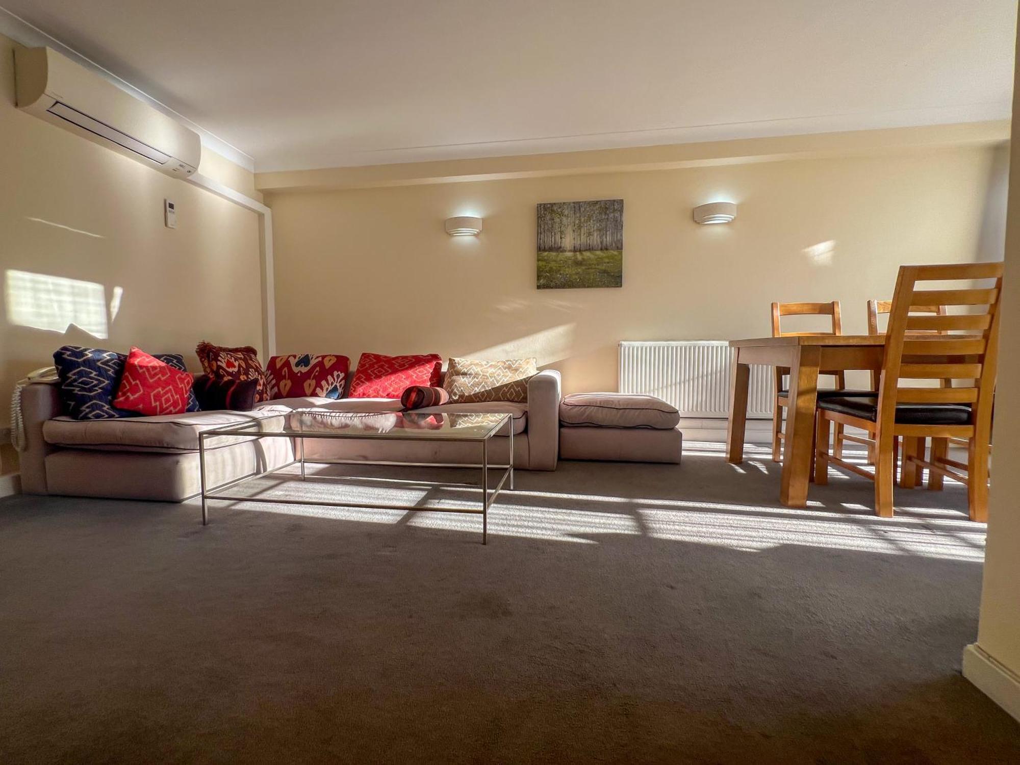Collection In Prestigious Mayfair Location * London
