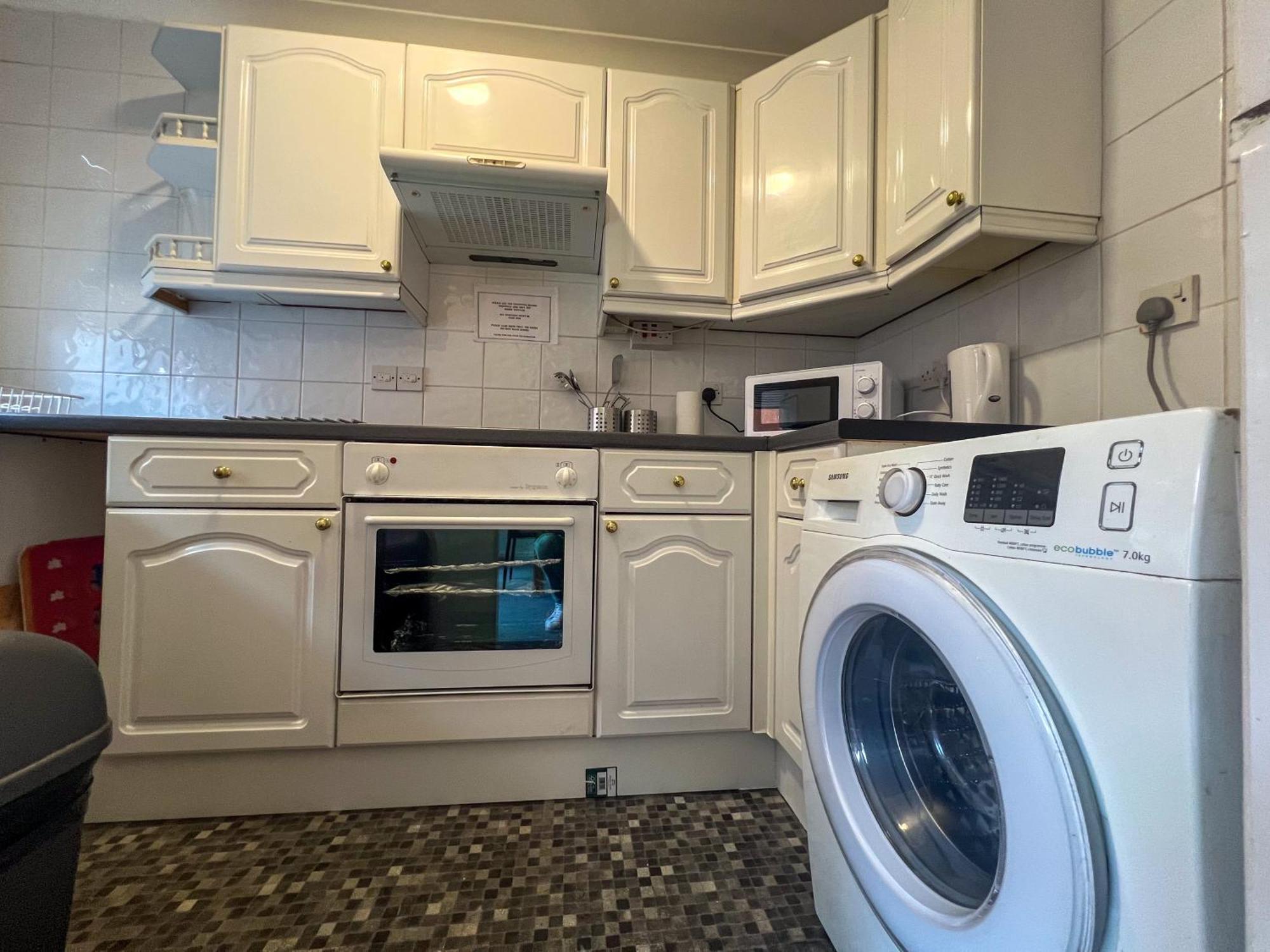 Collection In Prestigious Mayfair Location Apartment *