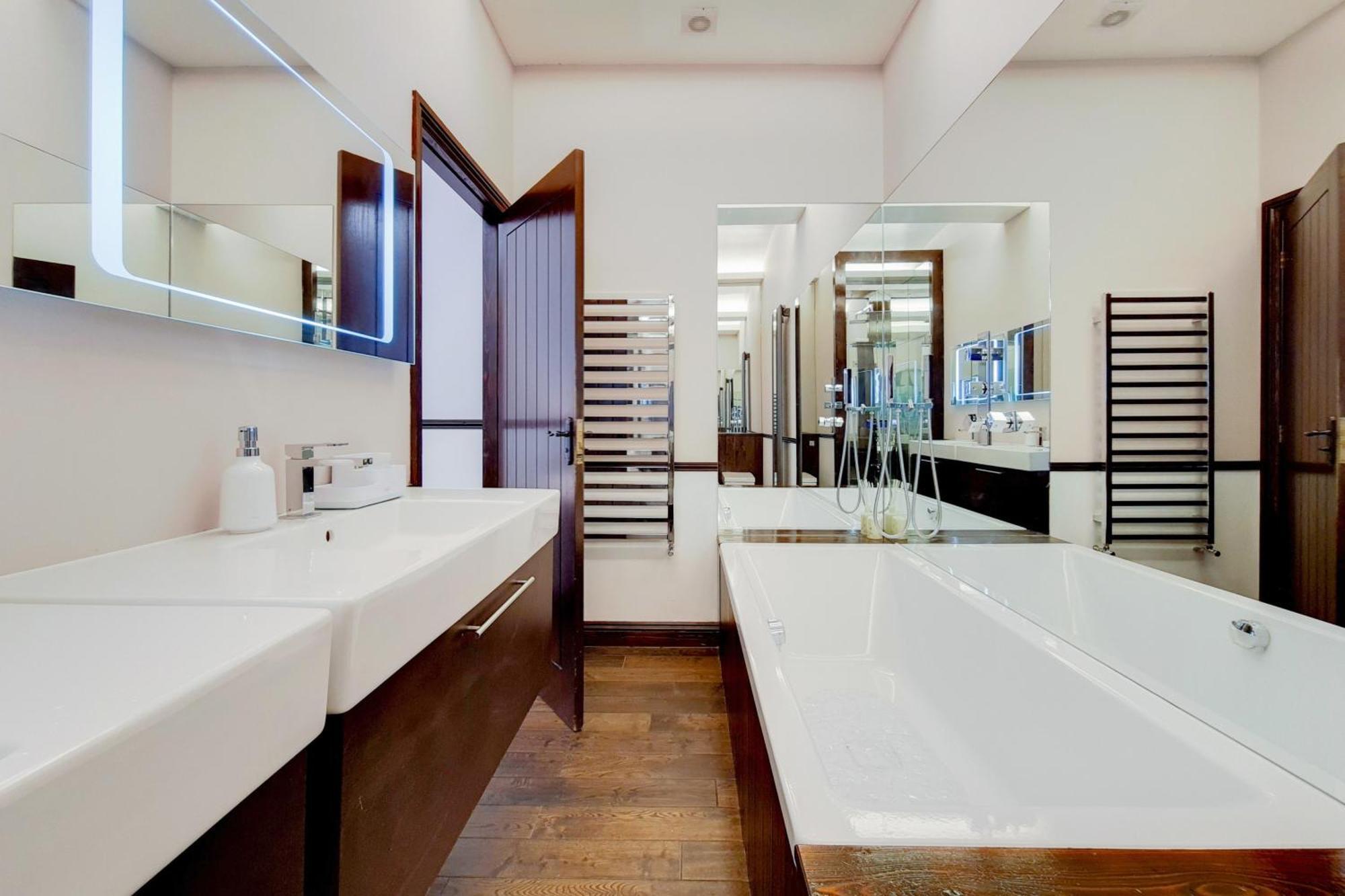 Belgravia Apartment *