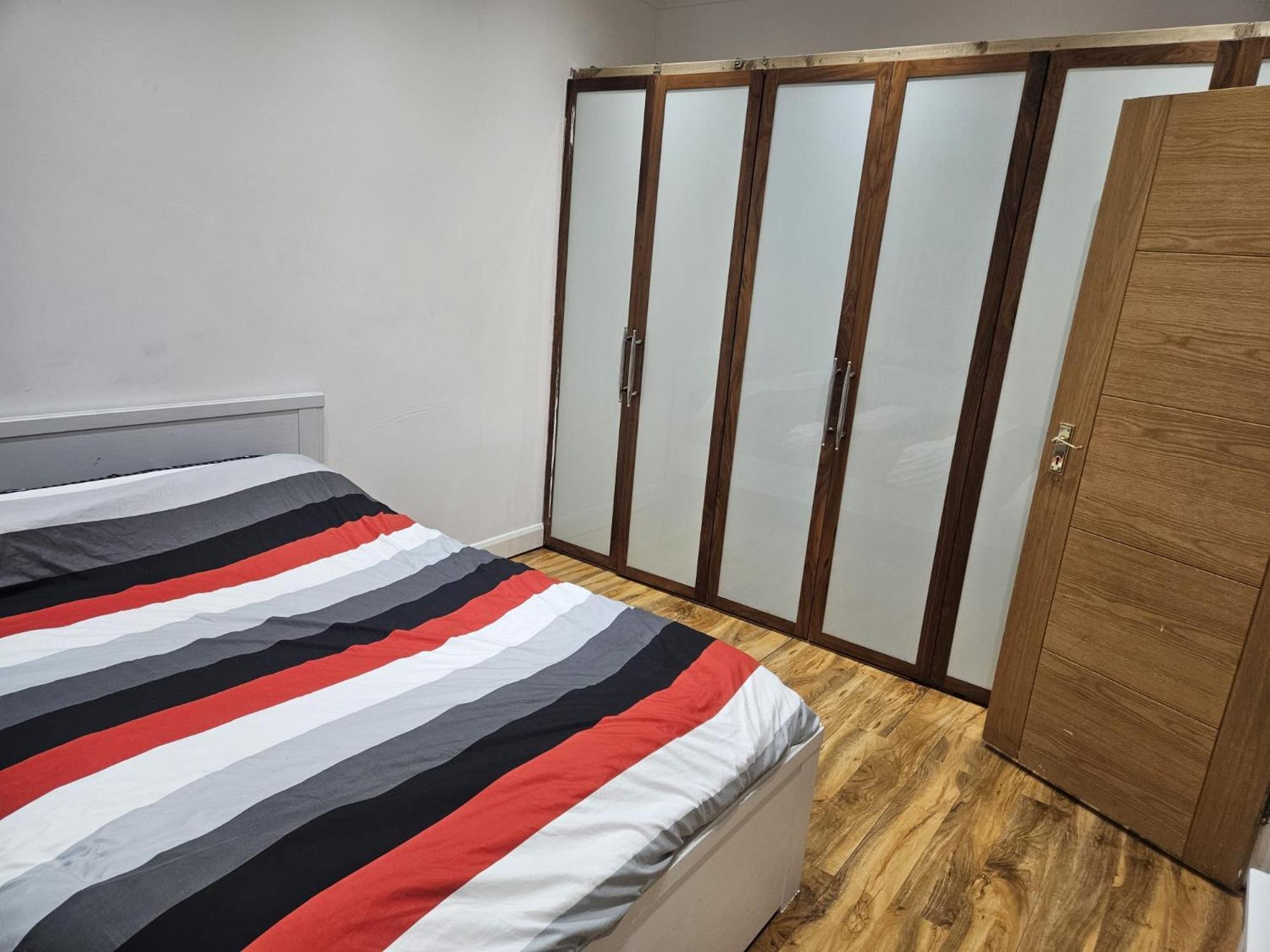 2 Bedroom Flat - Travel Direct To Heathrow/central Leilighet