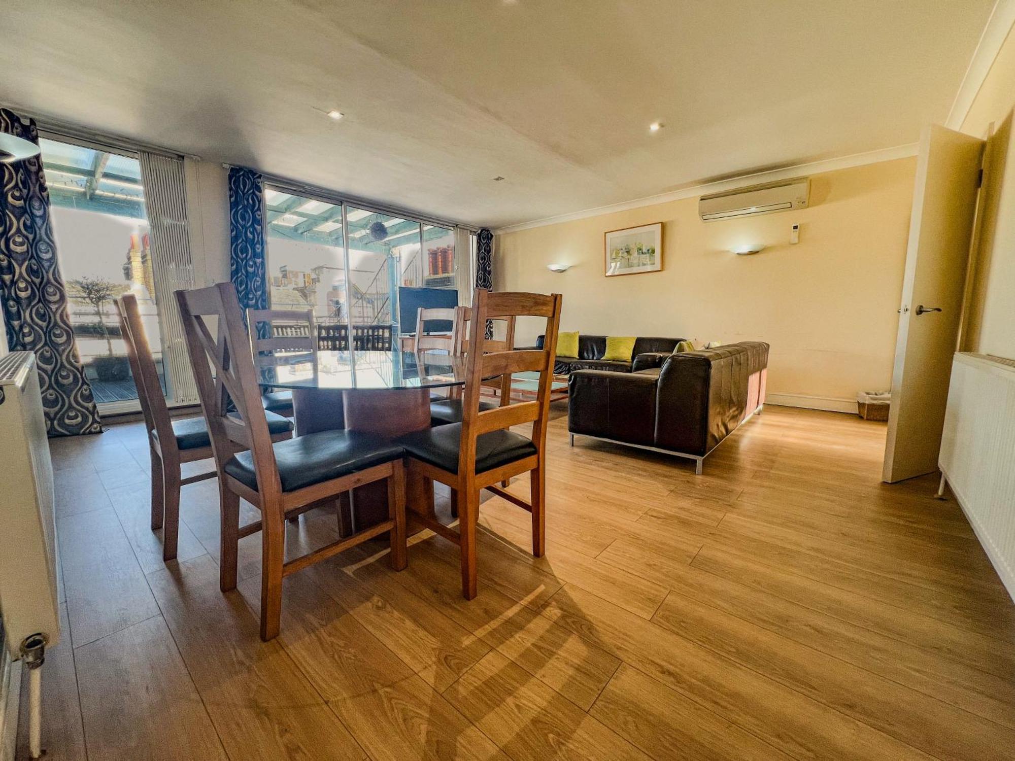 Collection In Prestigious Mayfair Location Apartment London