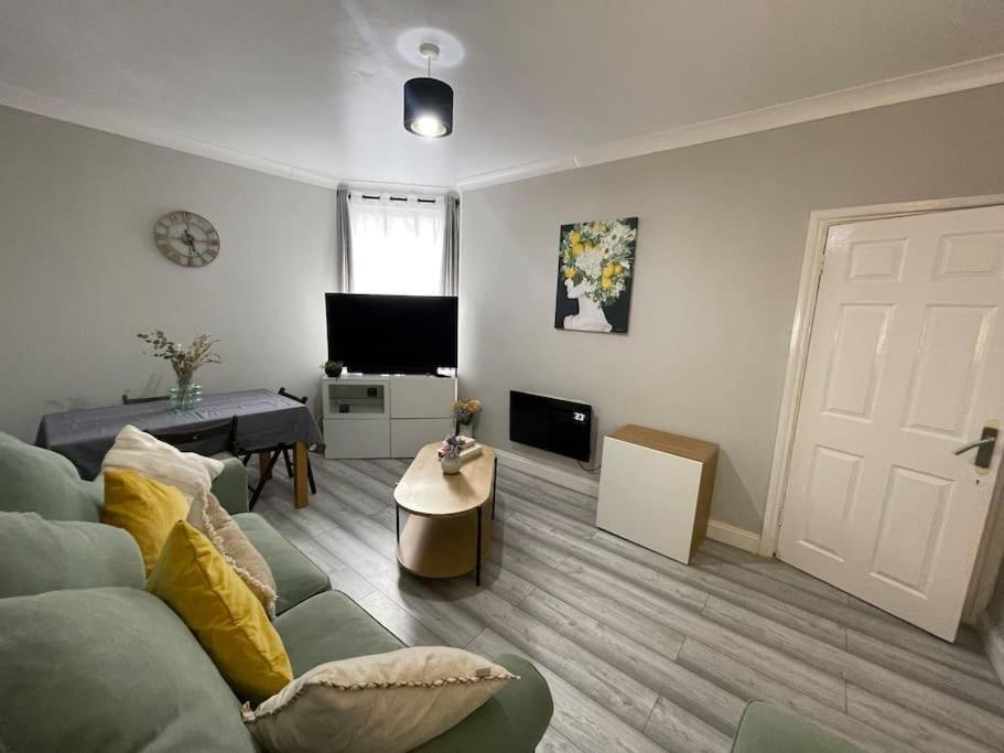 Life Access Everywhere Apartment *