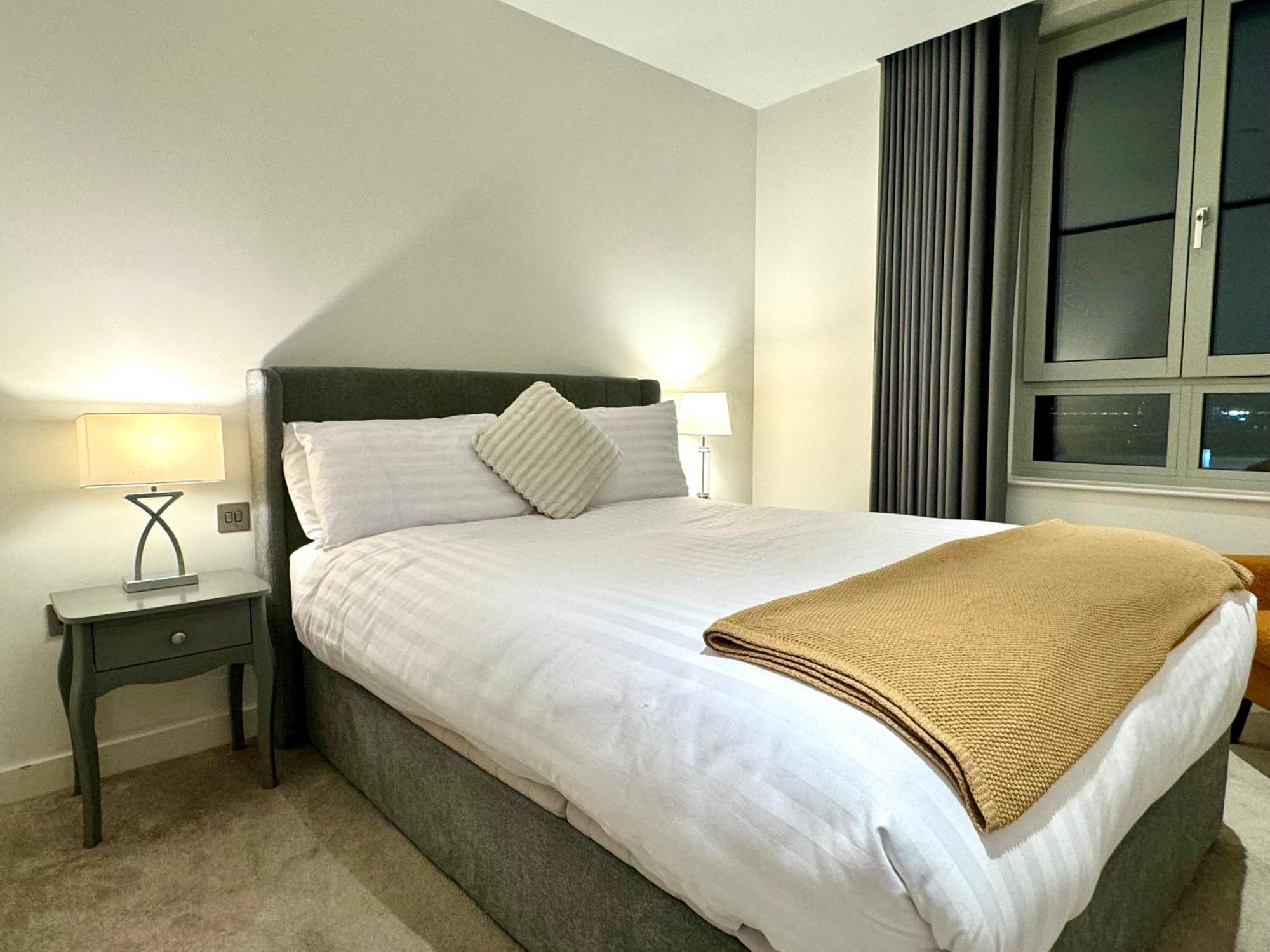 2 Bedroom Luxury Edgware Road By Wild Leilighet