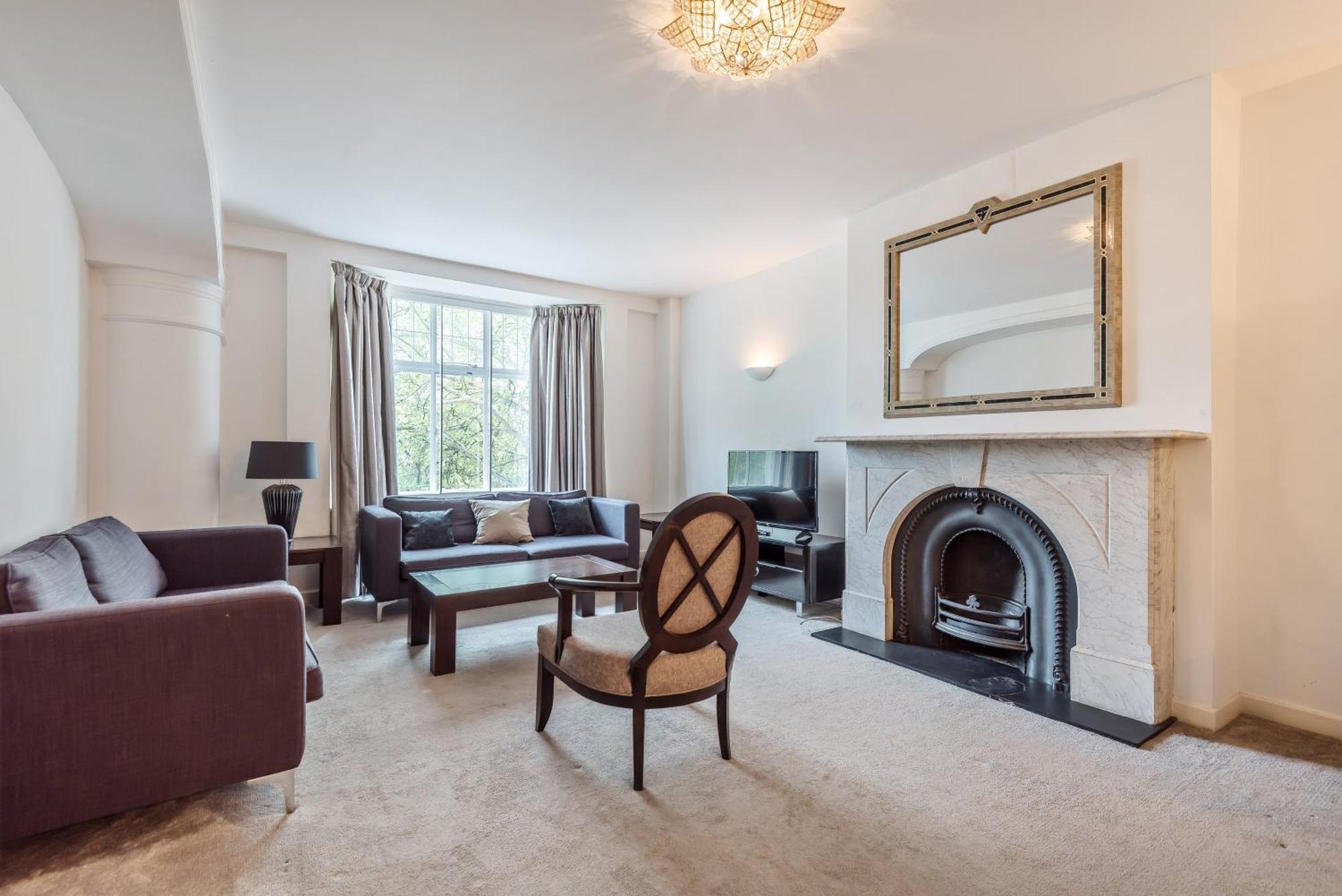 Regents Park Apartment *