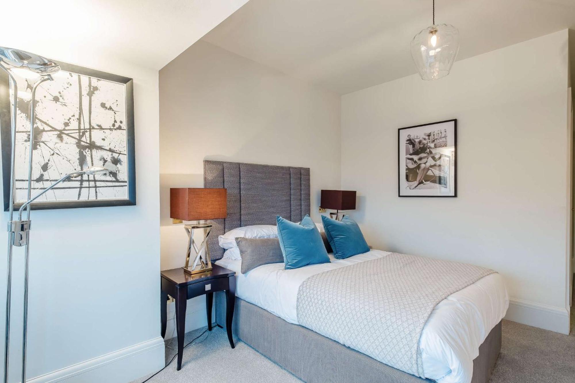 Apartment Regents Park London