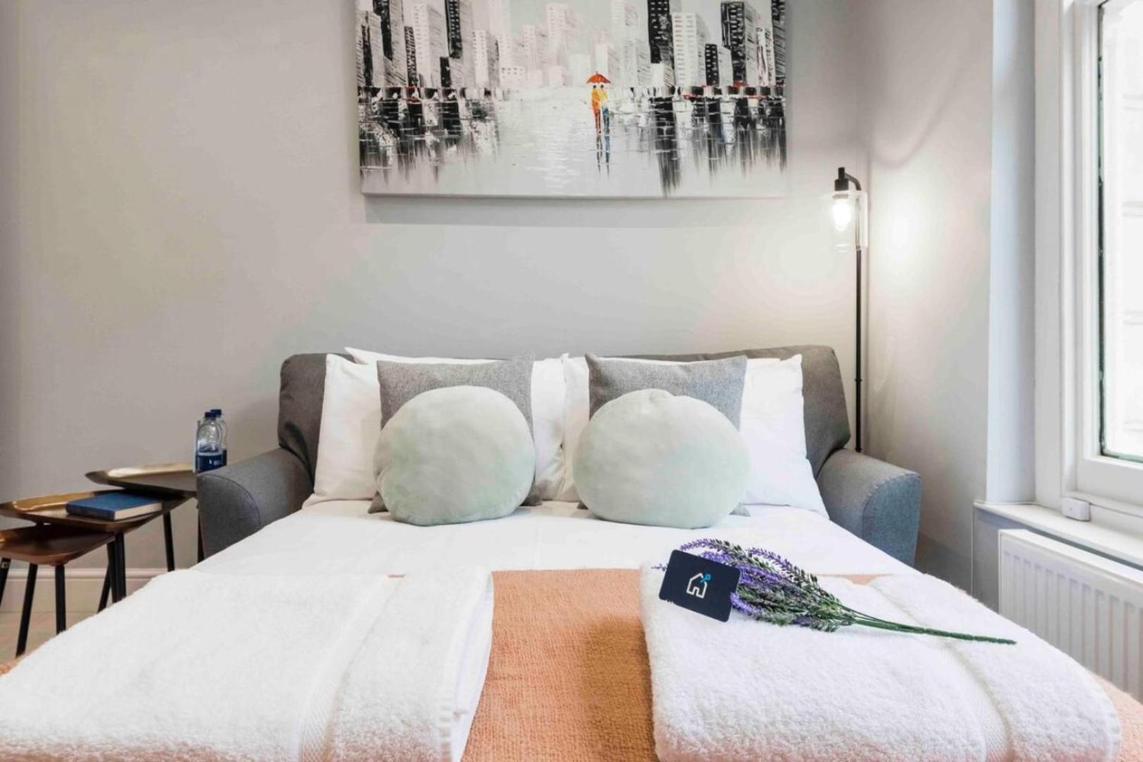 Apartment Bright And Modern Bayswater