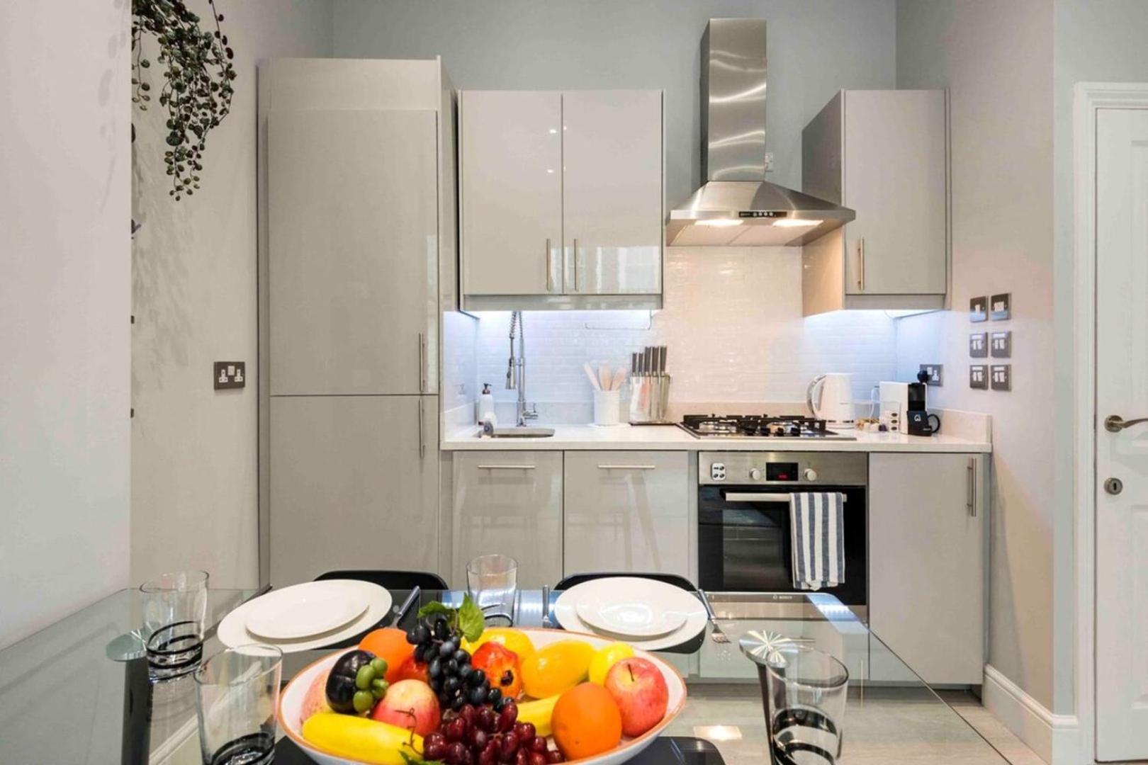 Bright And Modern Bayswater Apartment *