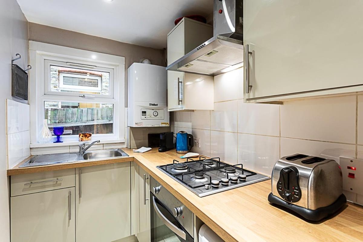 Charming Acton Dollhouse Appartement Londen