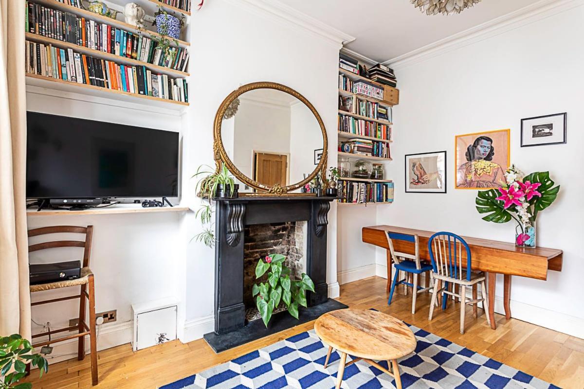 Charming Acton Dollhouse * Londen