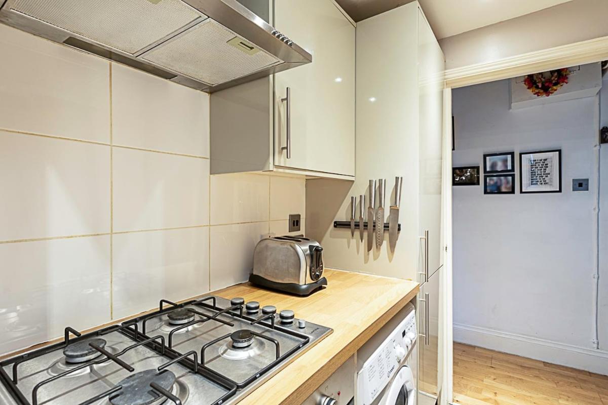 Appartement Charming Acton Dollhouse Londen