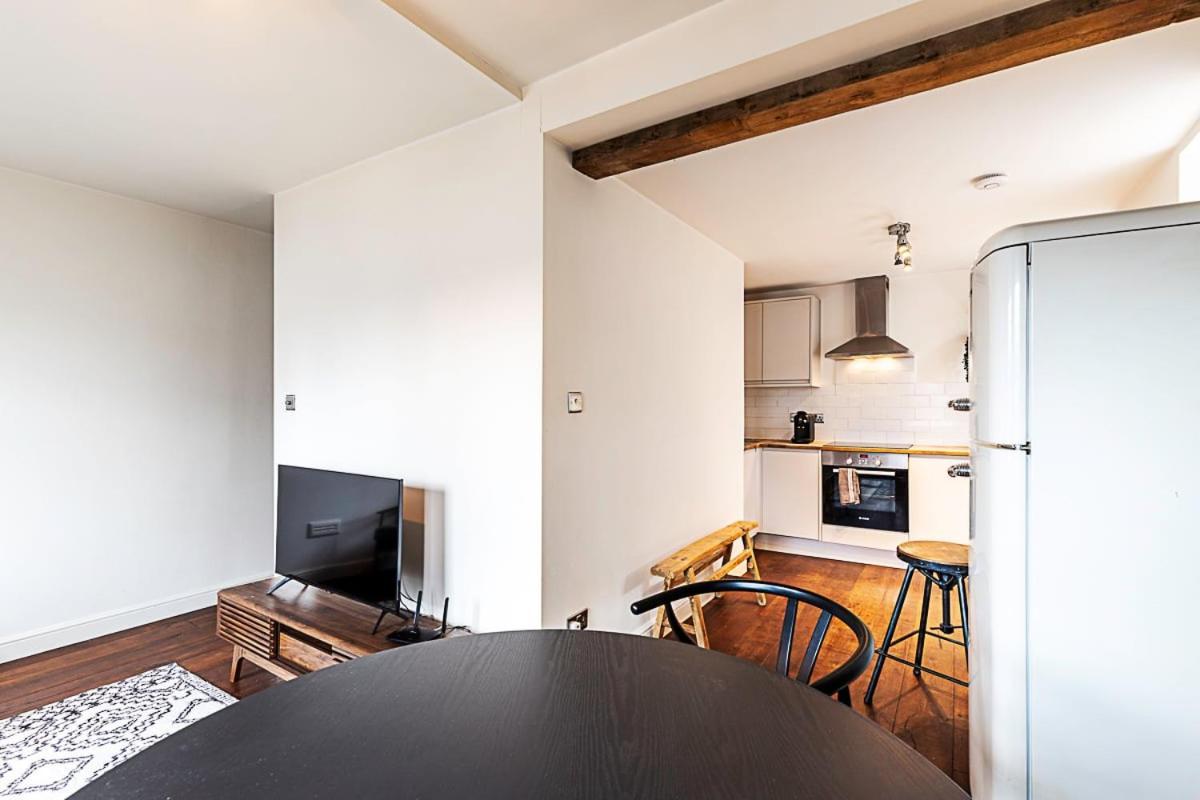 Charming Shoreditch Apartment London