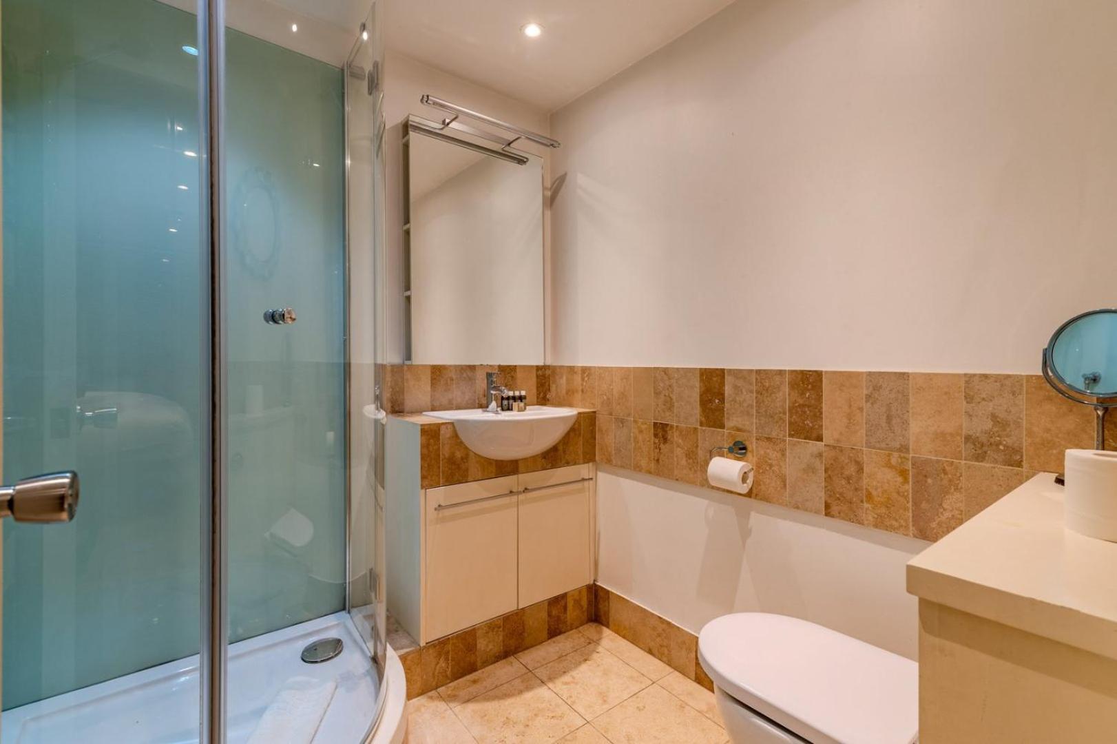 Beautiful Three Bedroom House In West * Londres