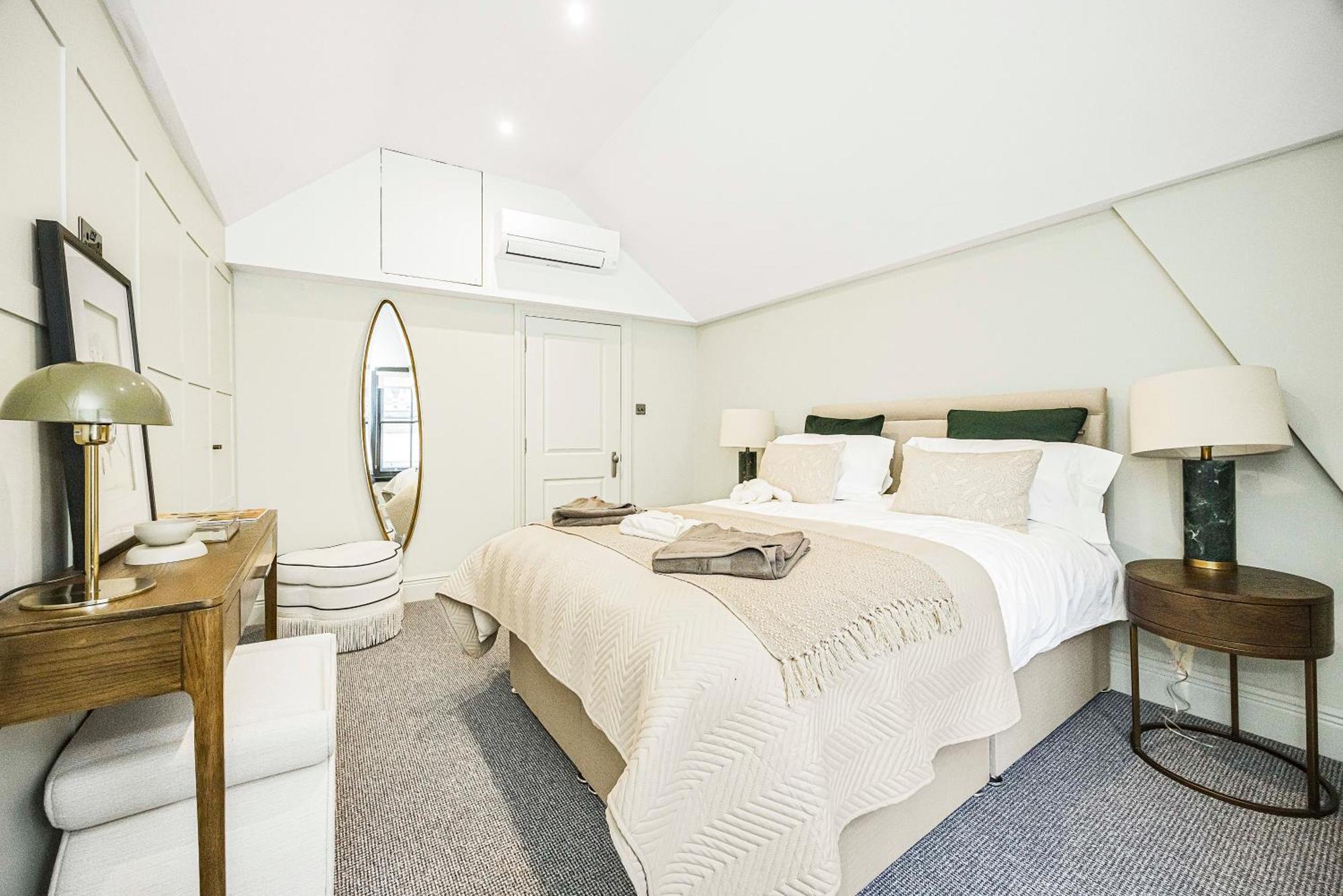 Stylish 2-bed Townhouse In Mayfair *