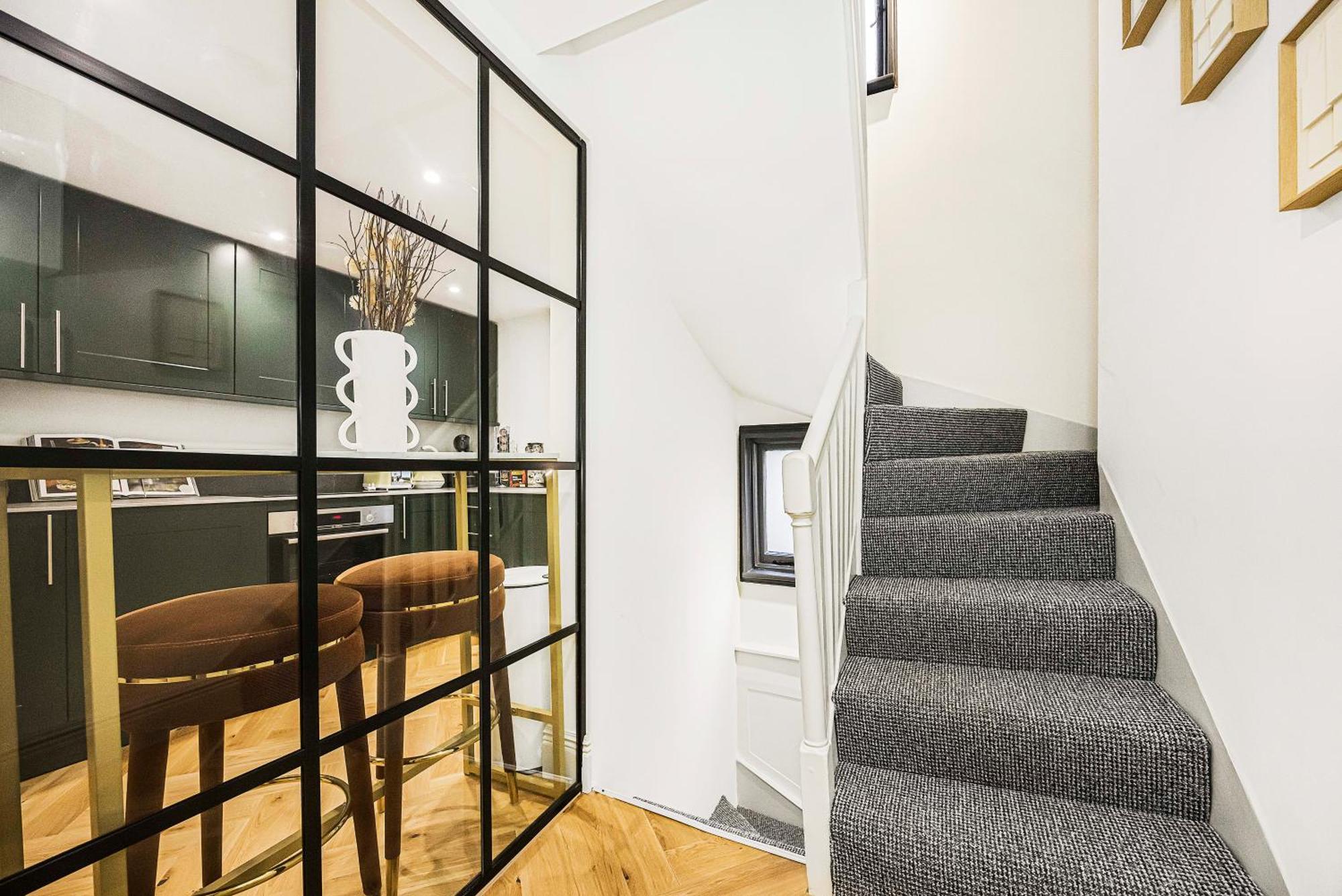 Stylish 2-bed Townhouse In Mayfair