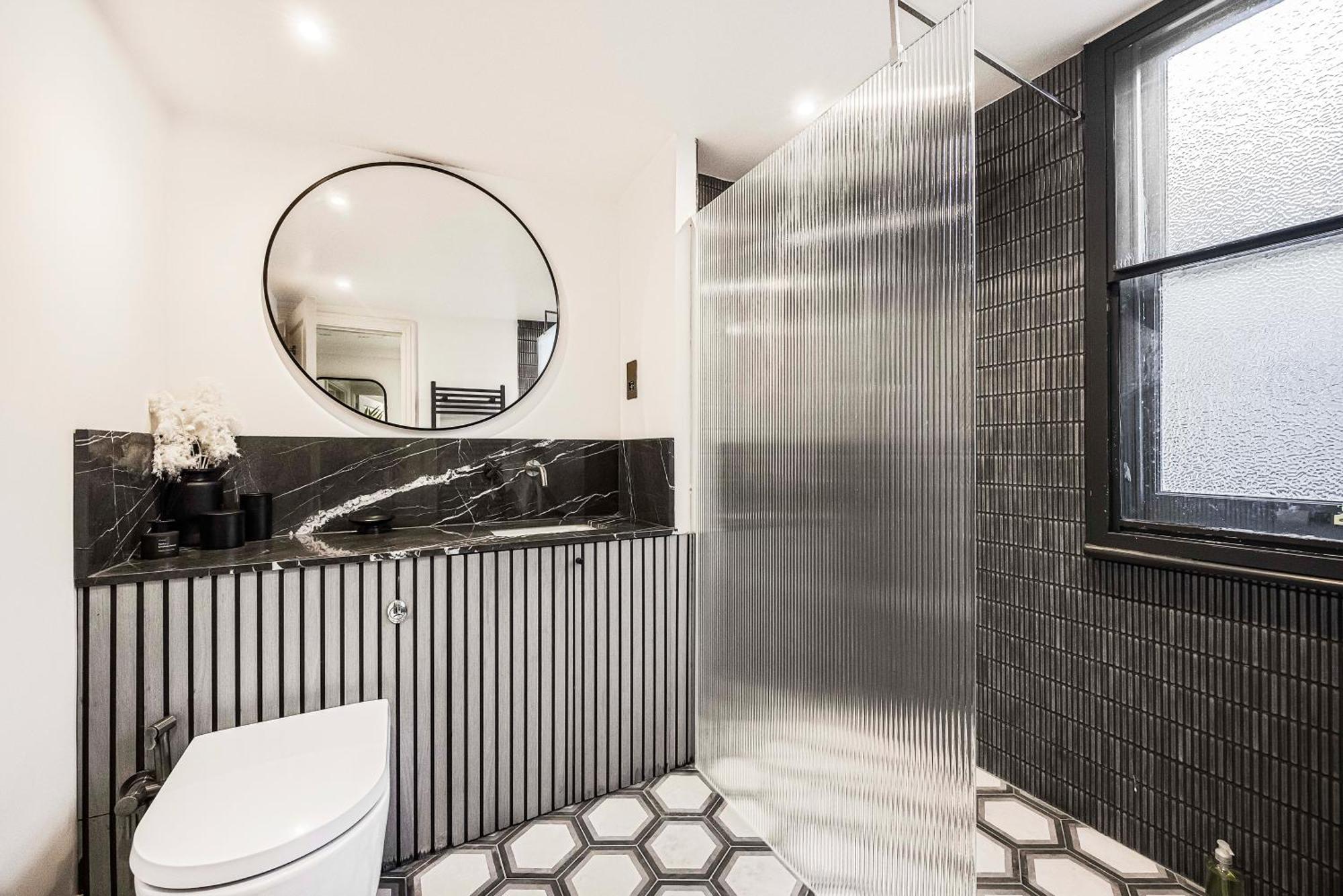 Stylish 2-bed Townhouse In Mayfair Apartment London