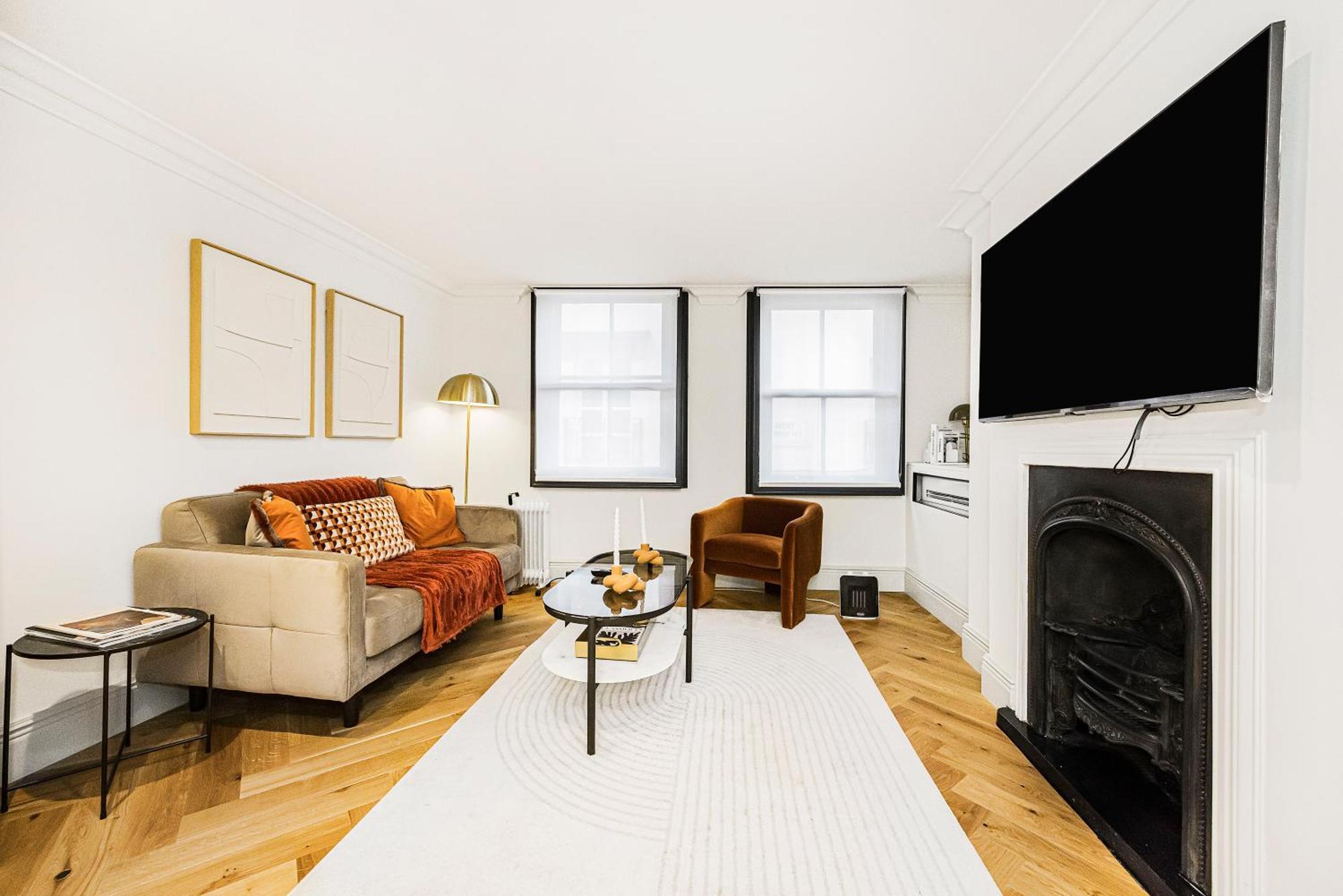 Stylish 2-bed Townhouse In Mayfair London
